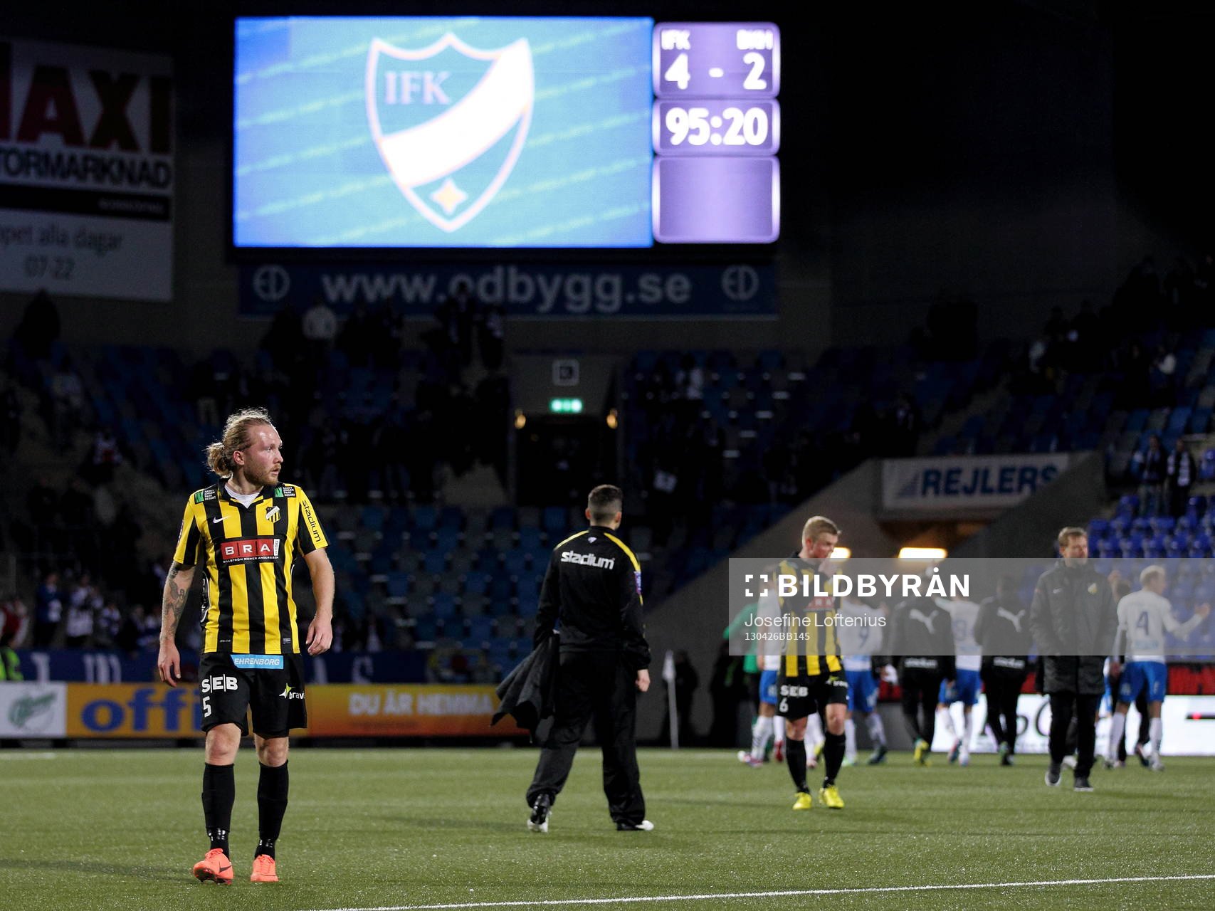 Emil Wahlström, Häcken, deppar