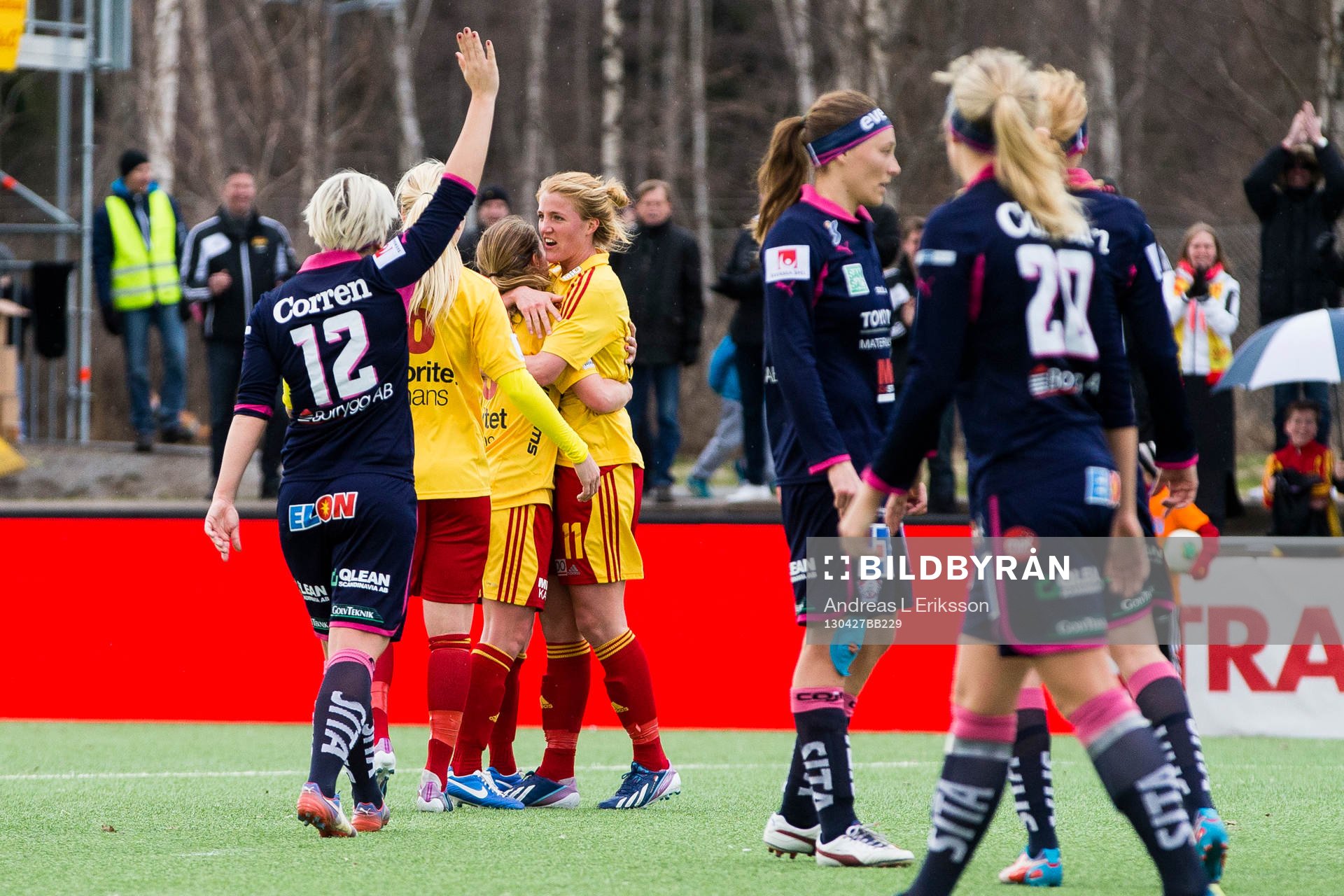 Kirsten van de Ven gör 1-0 för Tyresö