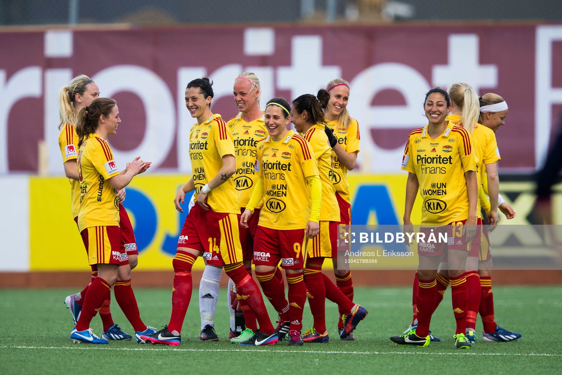 Tyresö peppar varandra innan matchstart