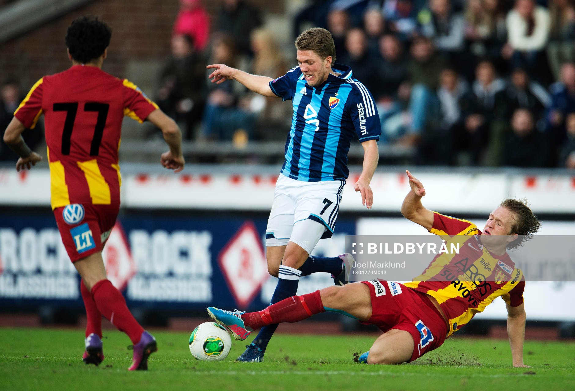 Martin Broberg, Djurgården, stoppas av Anders Bååth,