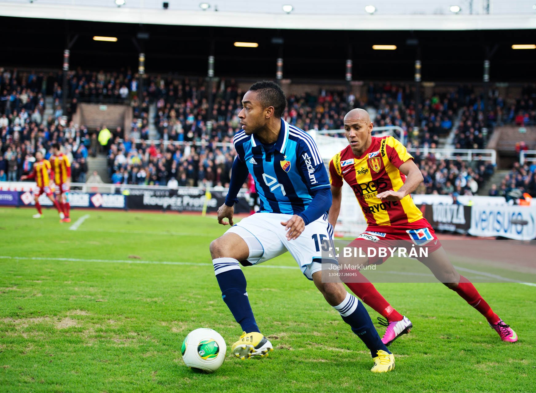 Fotboll, Allsvenskan, Djurgården - Syrianska: Brian Span, Djurgården, och Alessandro Silva Pereira, Syrianska.