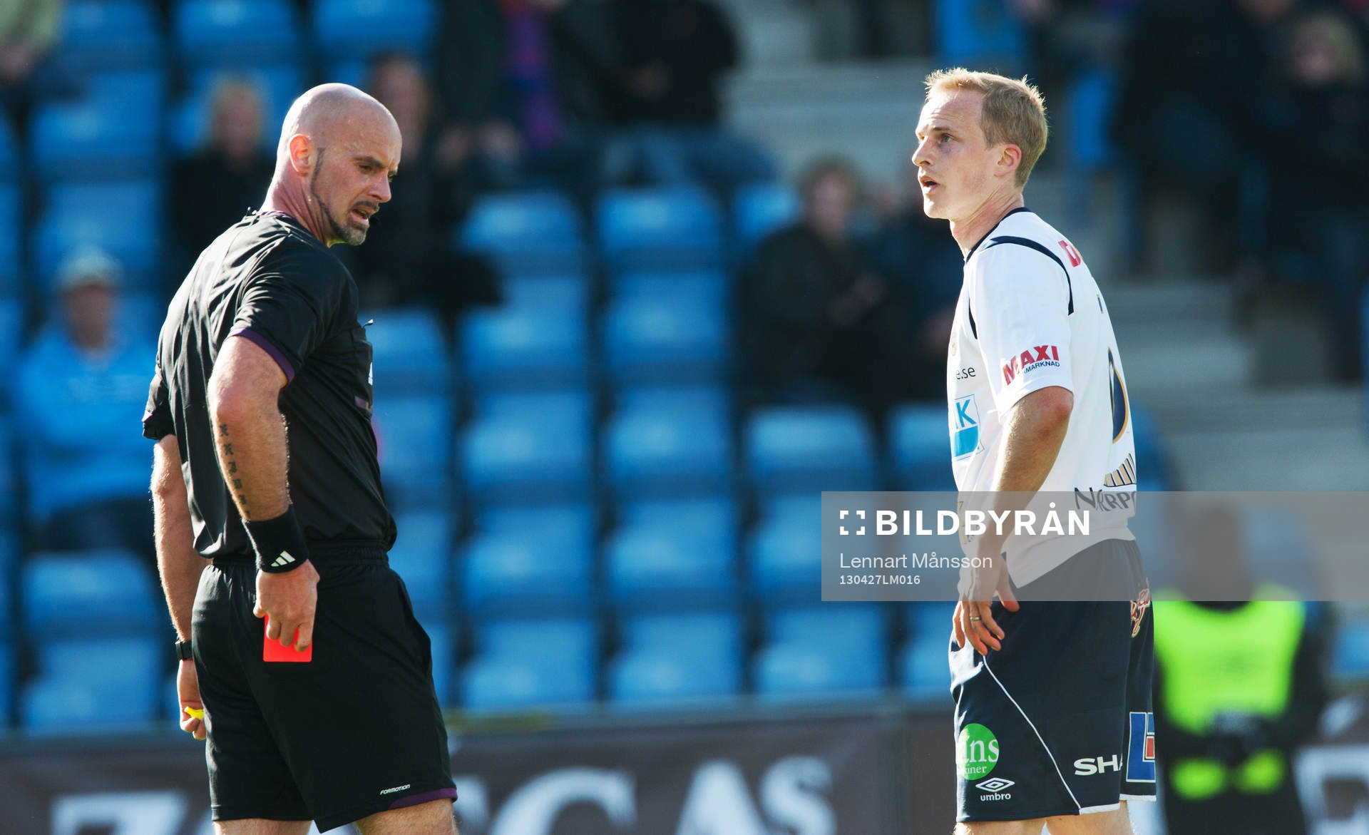 Per Asp, Gefle, utvisad av Stefan Johannesson, domare