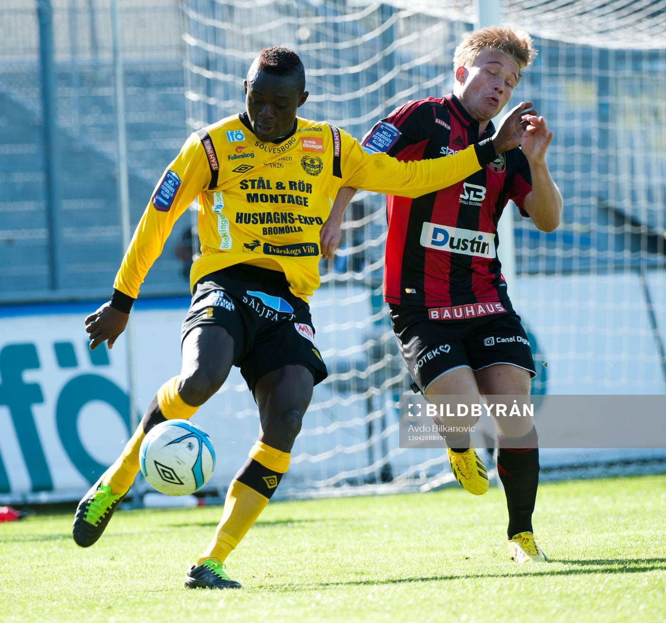 Fotboll, Allsvenskan, Mällby - Brommmapojkarna: Gbenga Arokoya, Mjällby