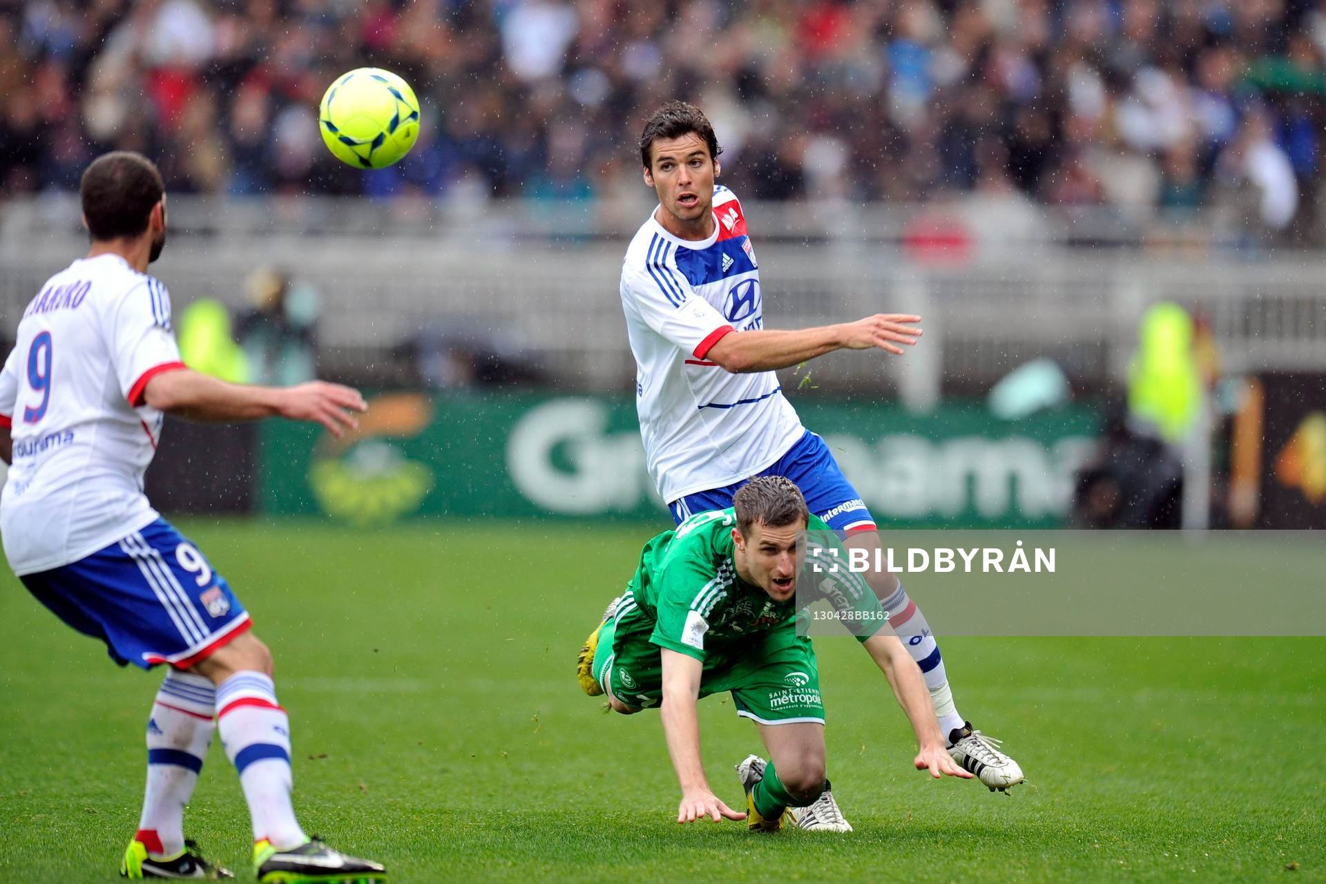  Fotboll, Franska ligan, Lyon - Saint Etienne: Francois CLERC / Yoann GOURCUFF - 28.04.2013 - Lyon / Saint Etienne - 34e journee de Ligue1