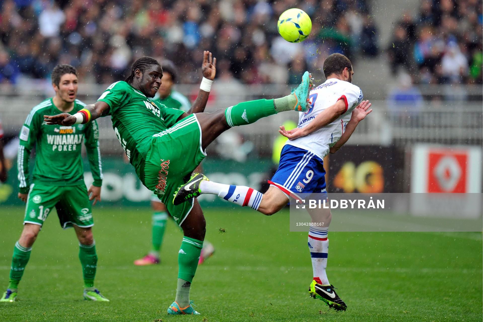  Fotboll, Franska ligan, Lyon - Saint Etienne: Moustapha SALL / Lisandro LOPEZ - 28.04.2013 - Lyon / Saint Etienne - 34e journee de Ligue1