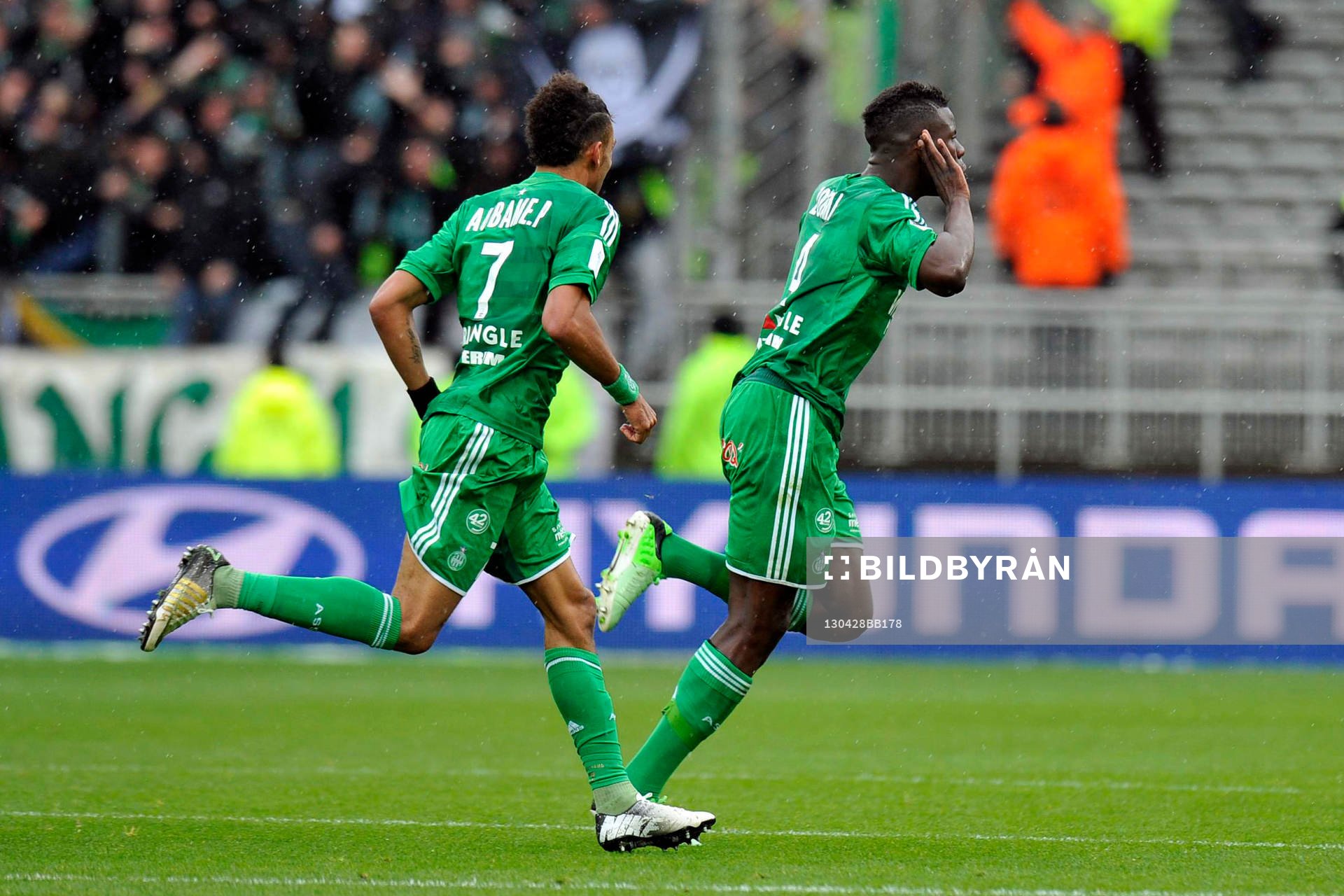  Fotboll, Franska ligan, Lyon - Saint Etienne: Joie de Kurt ZOUMA - 28.04.2013 - Lyon / Saint Etienne - 34e journee de Ligue1