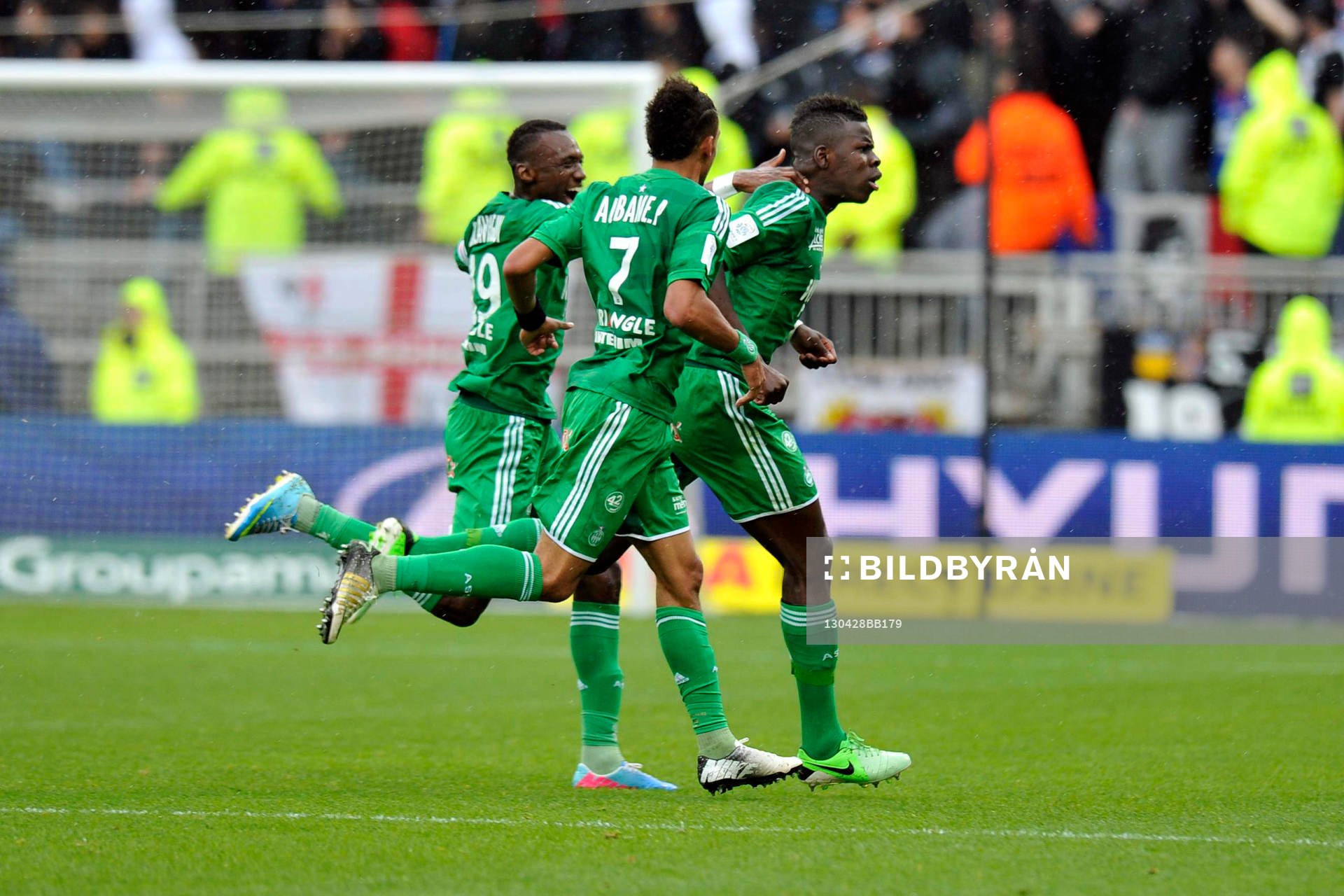 Fotboll, Franska ligan, Lyon - Saint Etienne: Joie de Kurt ZOUMA - 28.04.2013 - Lyon / Saint Etienne - 34e journee de Ligue1