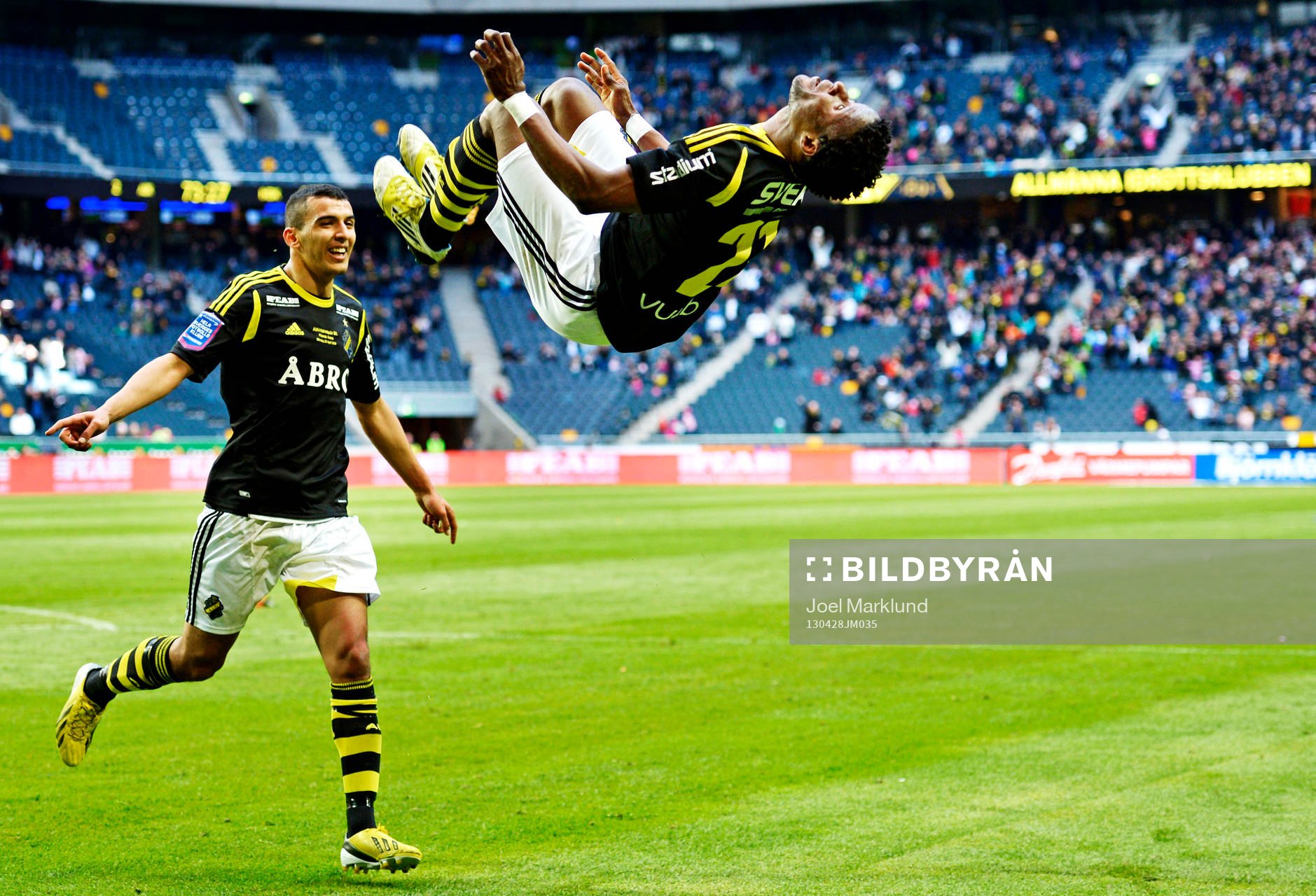 Nabil Bahoui, Kennedy Igboananike, AIK jublar