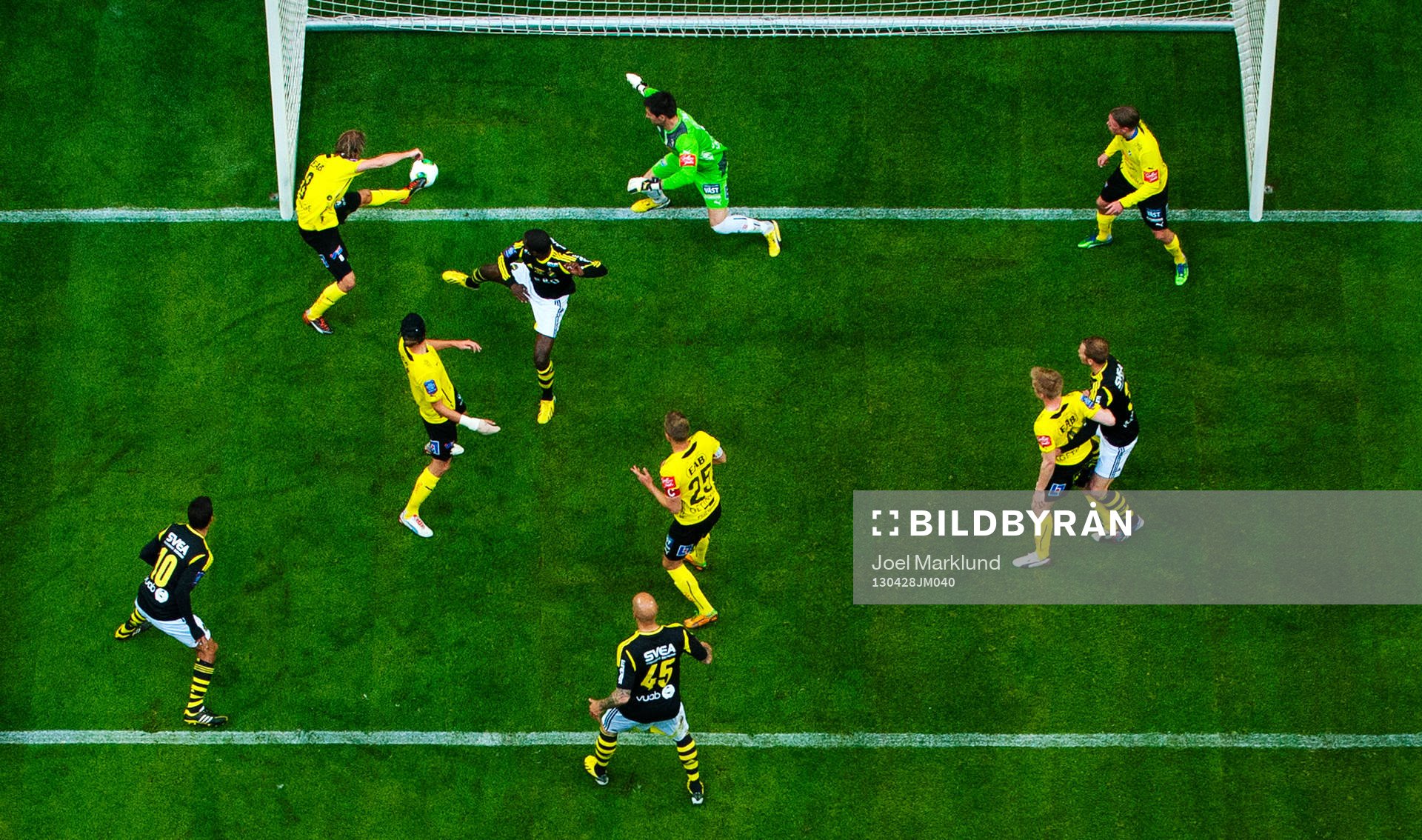 Daniel Majstorovic, AIK, gör 1-1, det historiska första