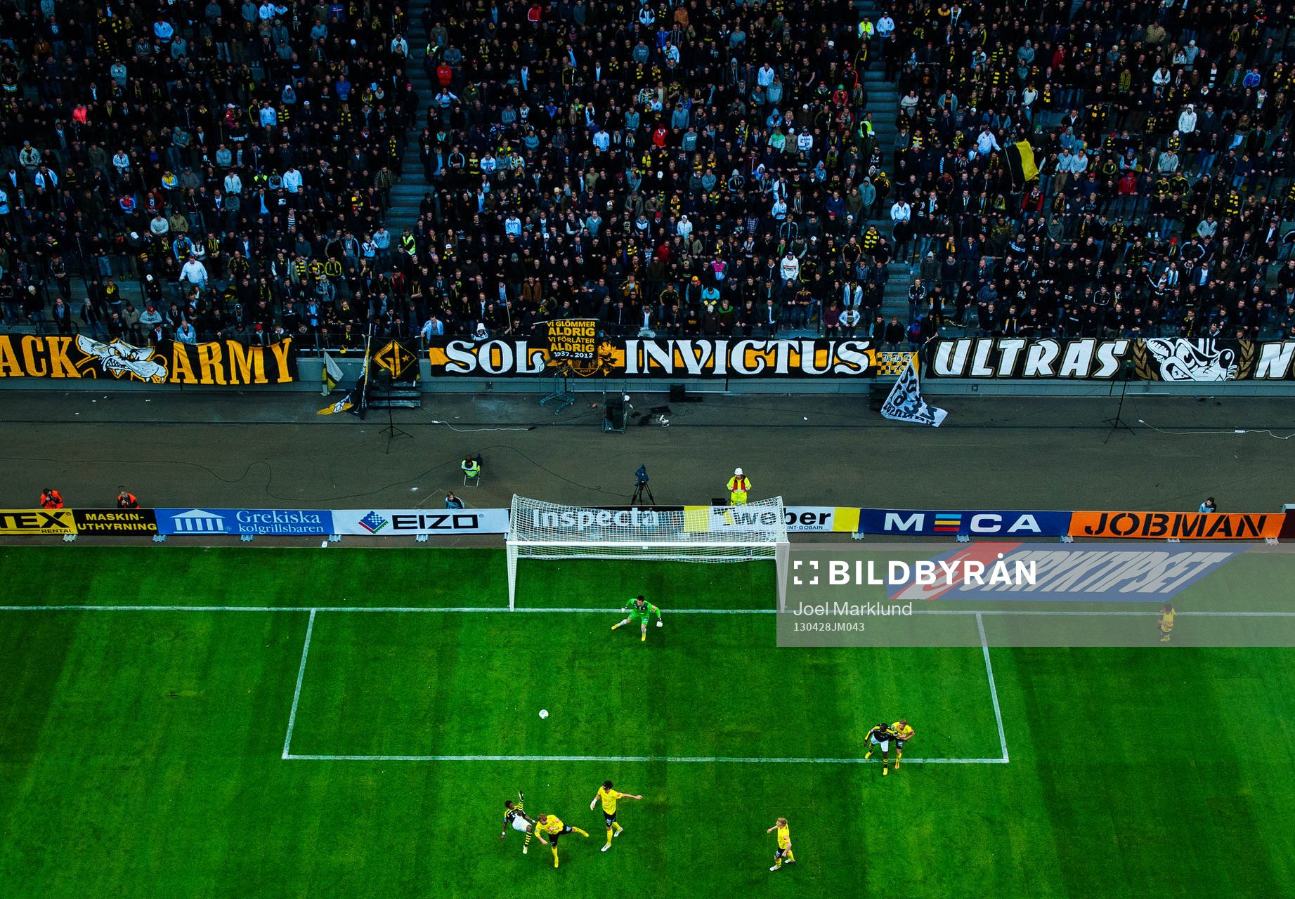 Kennedy Igboananike, AIK, skjuter in 3-2 med en cykelspark