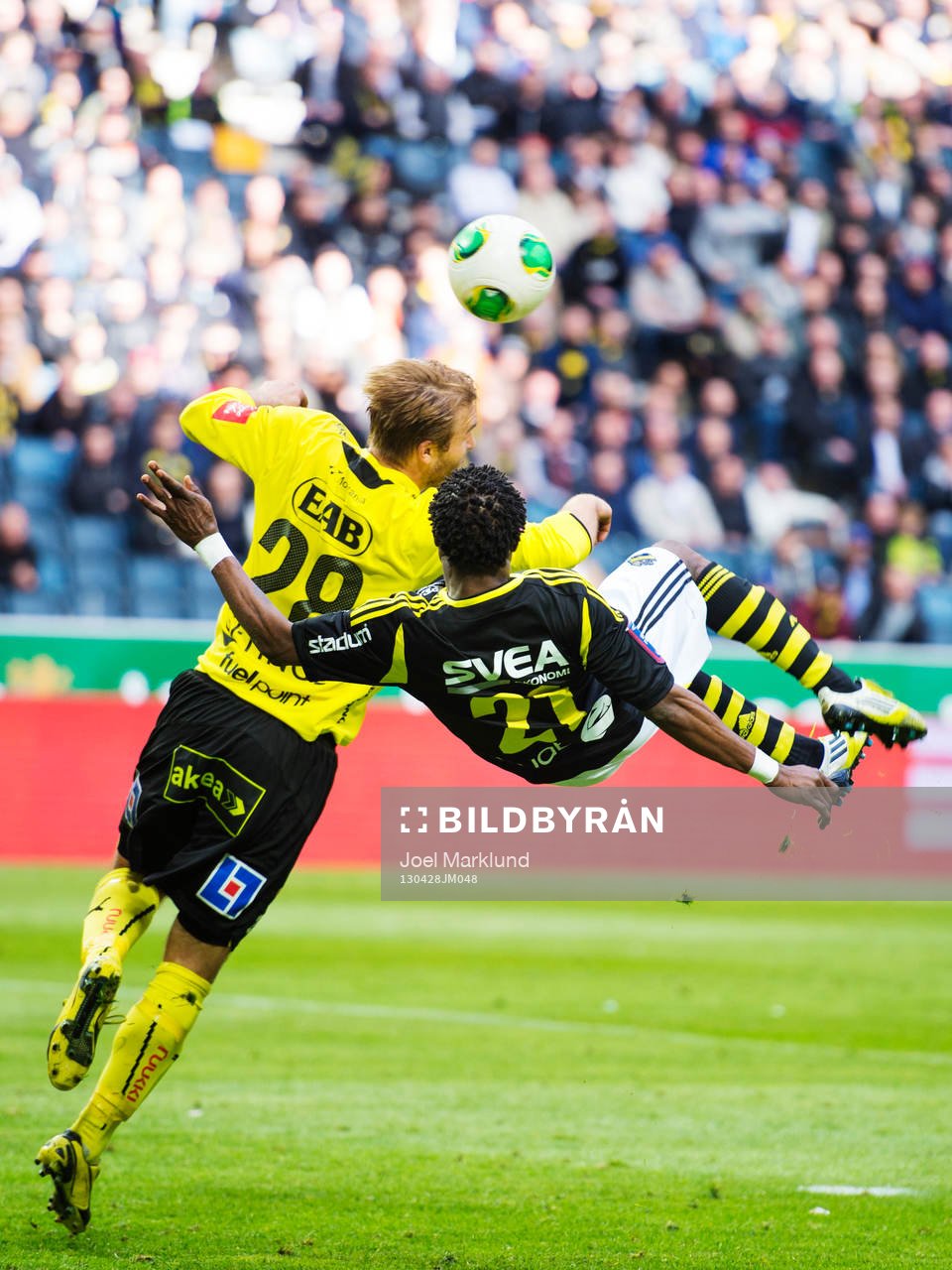 Kennedy Igboananike, AIK, gör 3-2 med en cykelspark
