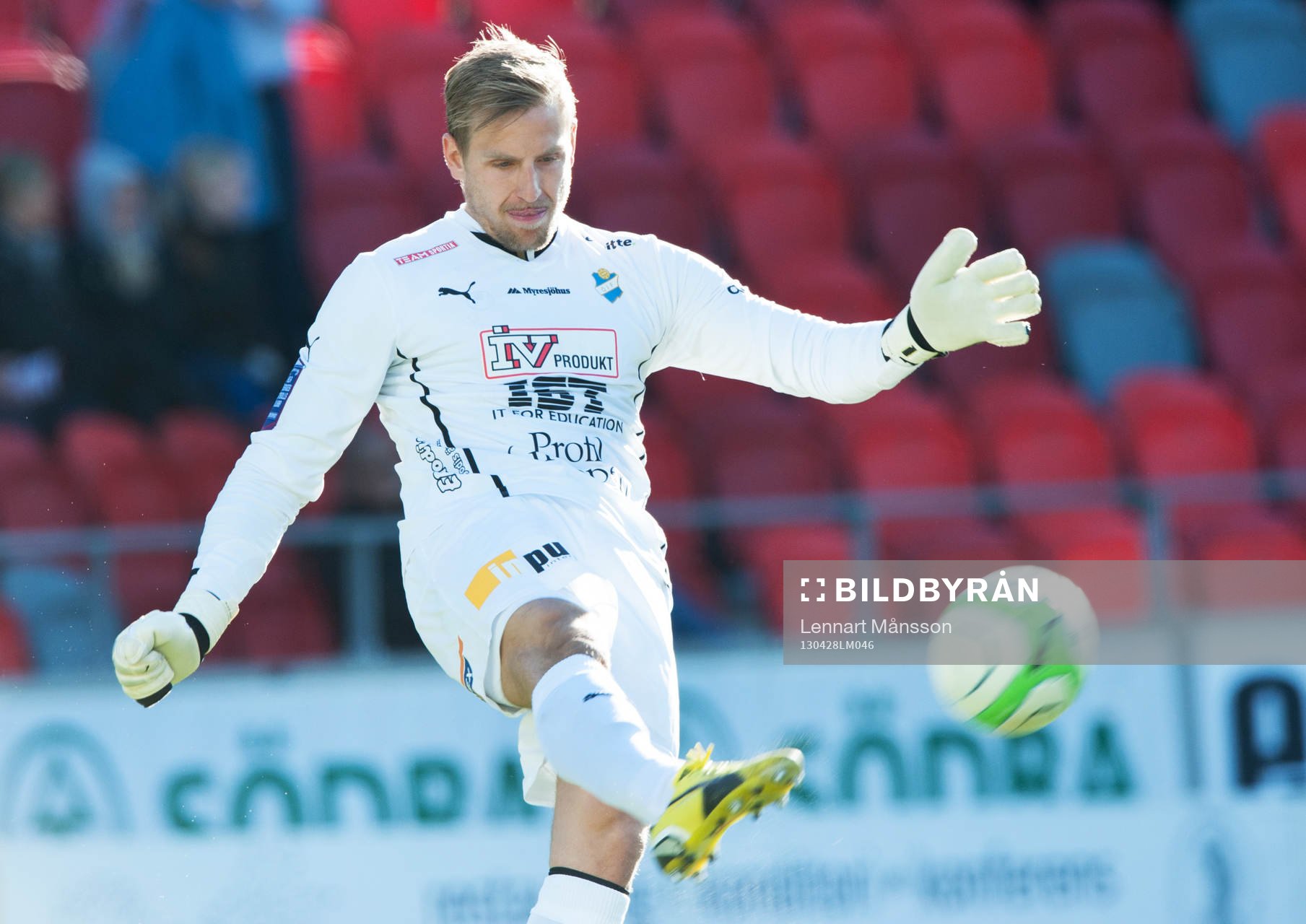 Alexander Nadj, målvakt, Öster, inspark
