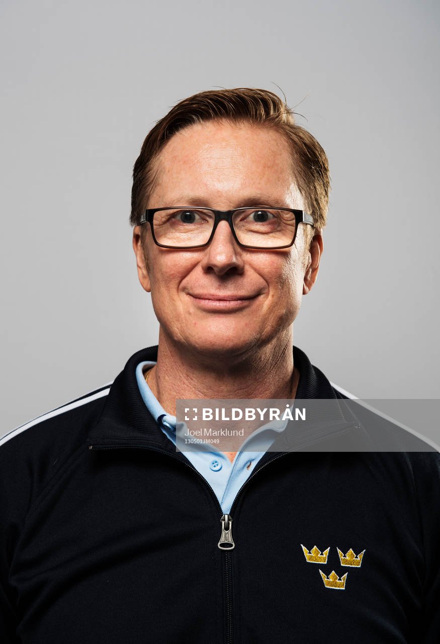 Inför VM i ishockey så poserar Tommy Boustedt, general