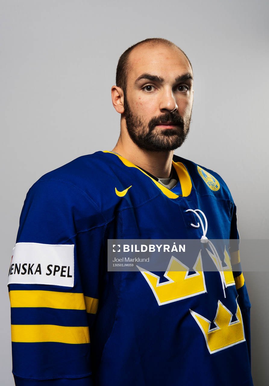 Inför VM i ishockey så poserar Daniel Rahimi, Sverige,