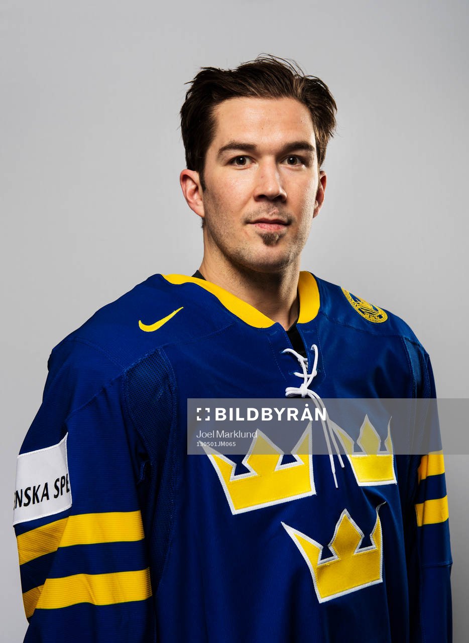 Inför VM i ishockey så poserar Jimmie Ericsson, Sverige,