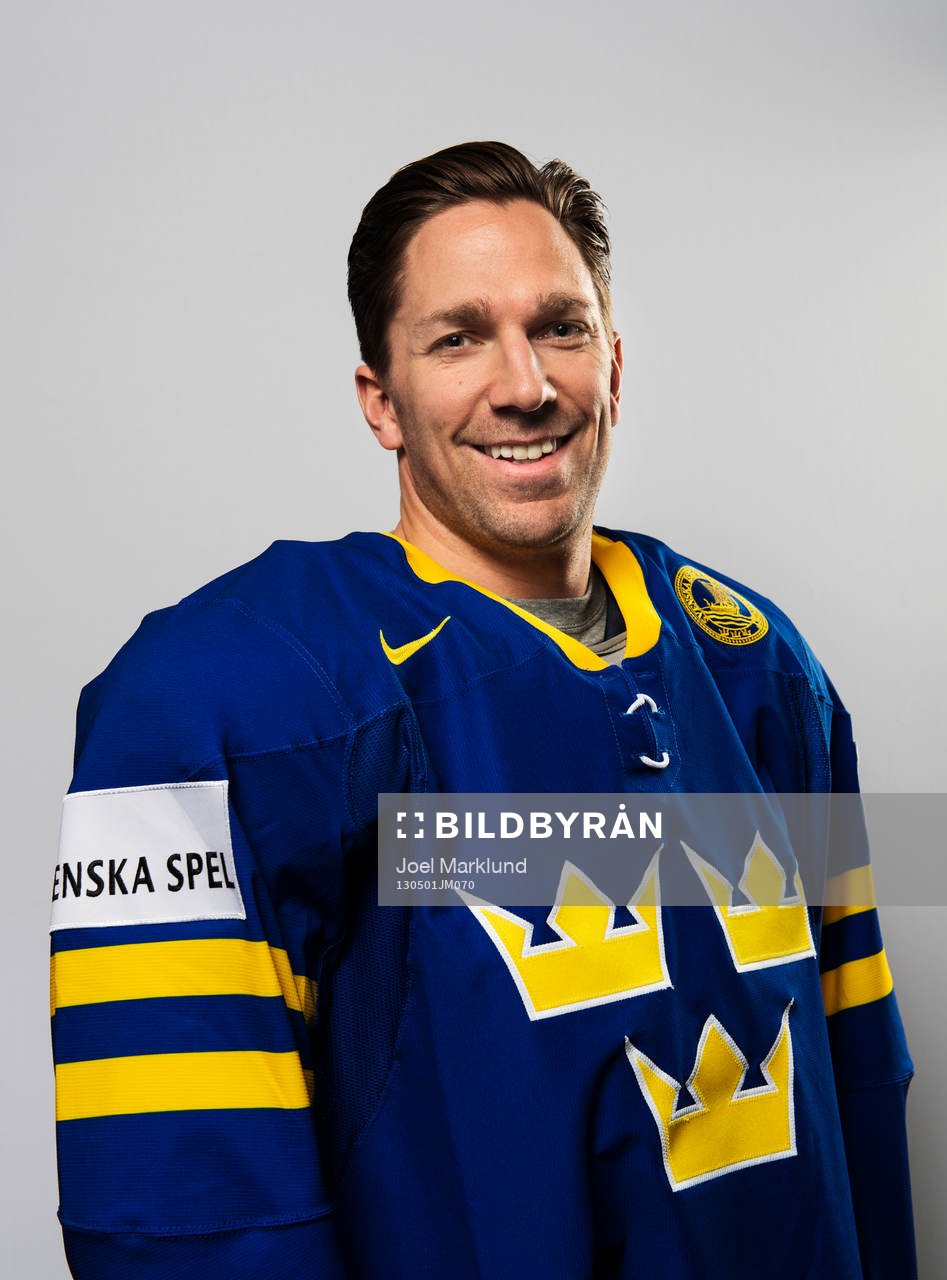 Inför VM i ishockey så poserar Joel Lundqvist, Sverige,