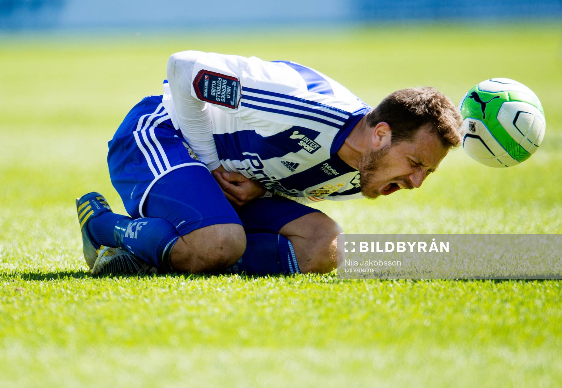 Tobias Hysén, IFK Göteborg, fick en spark i magen