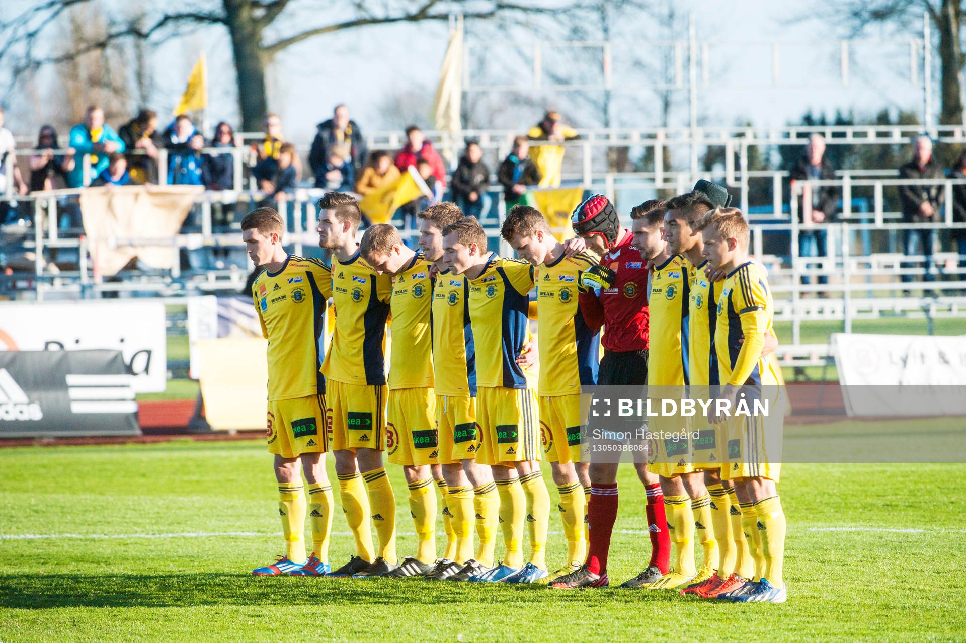 Spelarna hade en tyst minut till minnet utav AIKs