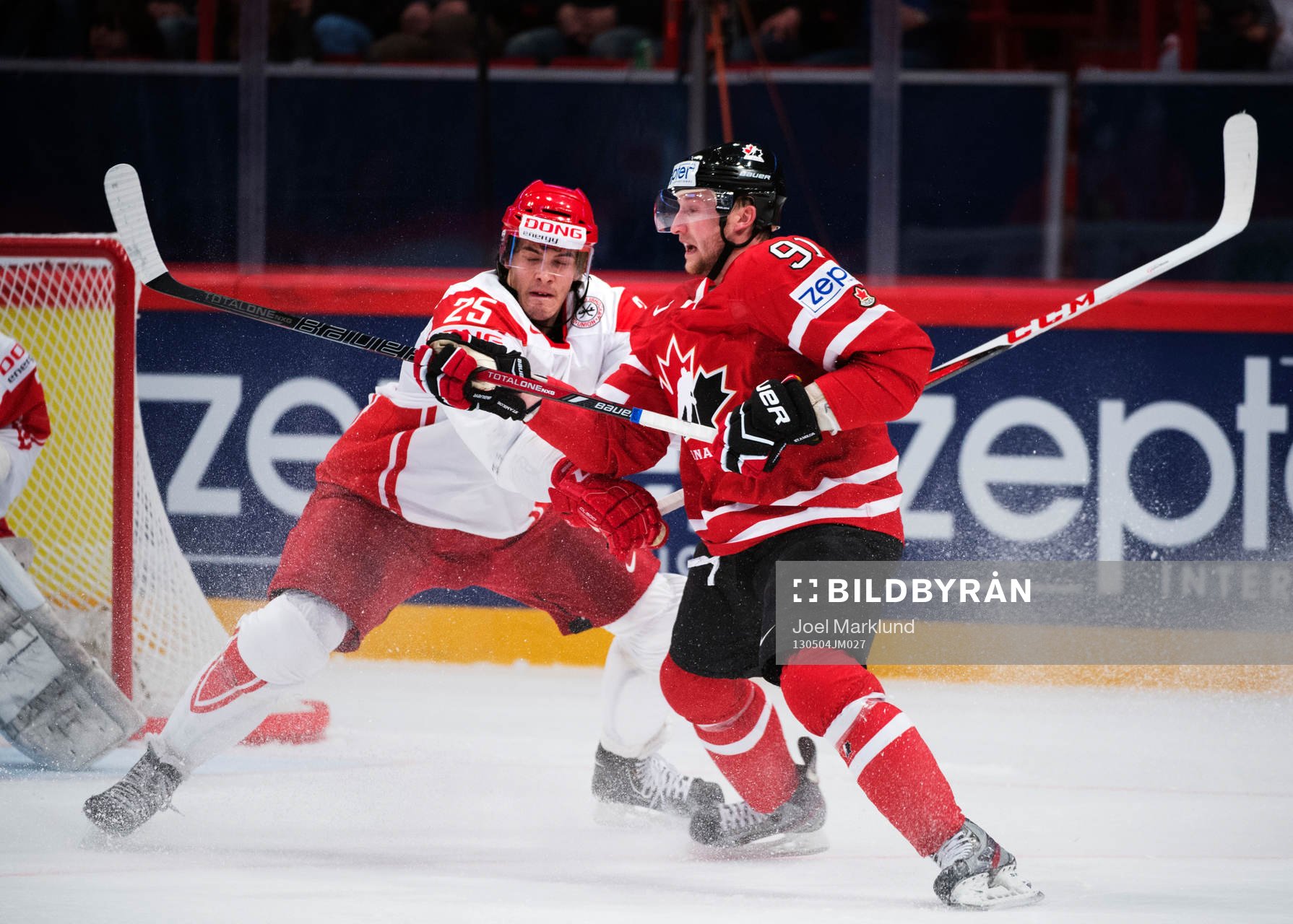 Danmarks Oliver Lauridsen och Kanadas Steven Stamkos i