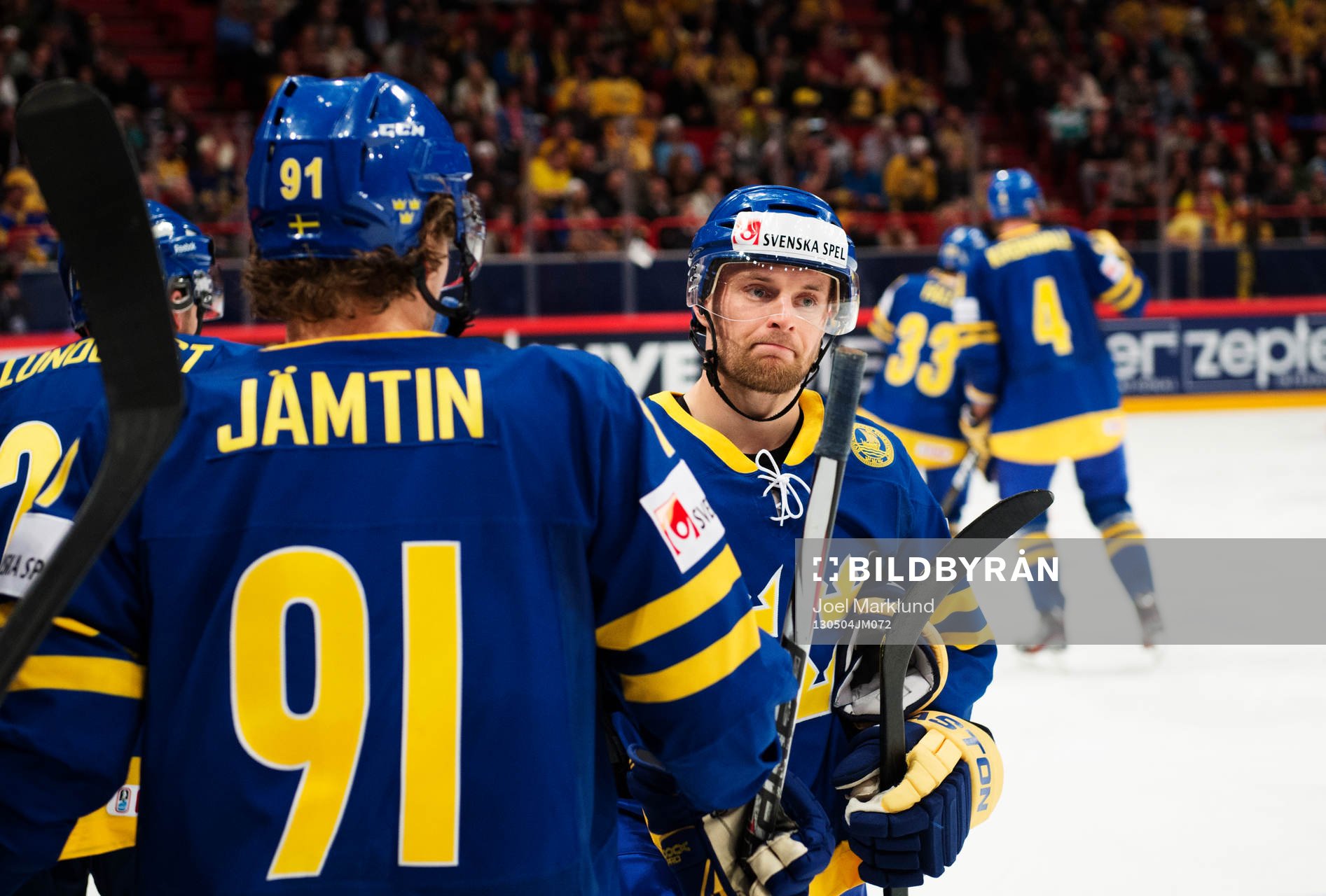 Fredrik Pettersson (h) i matchen mellan Tjeckien och Sverige
