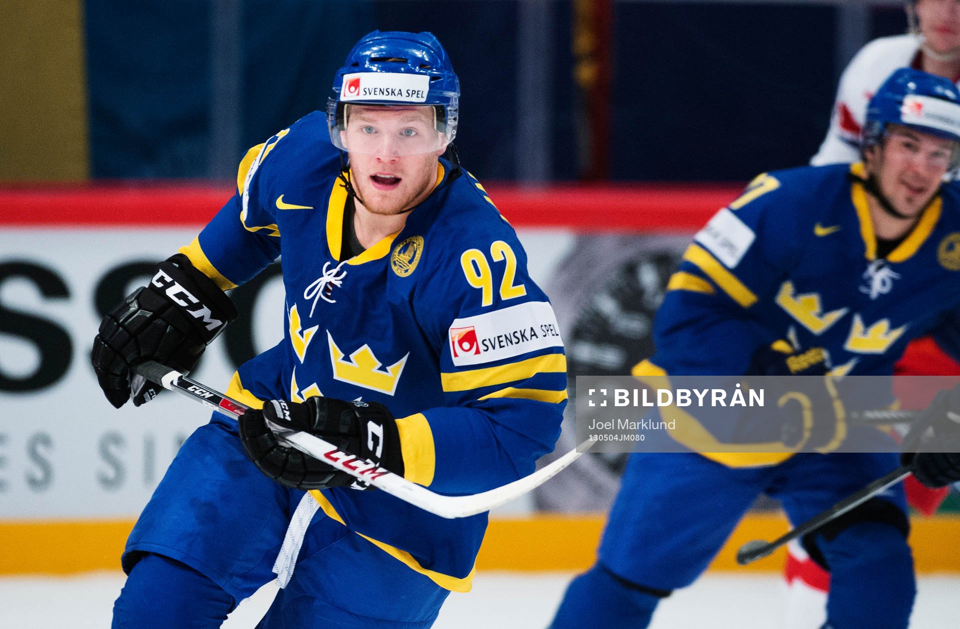 Gabriel Landeskog (v) i matchen mellan Tjeckien och Sverige