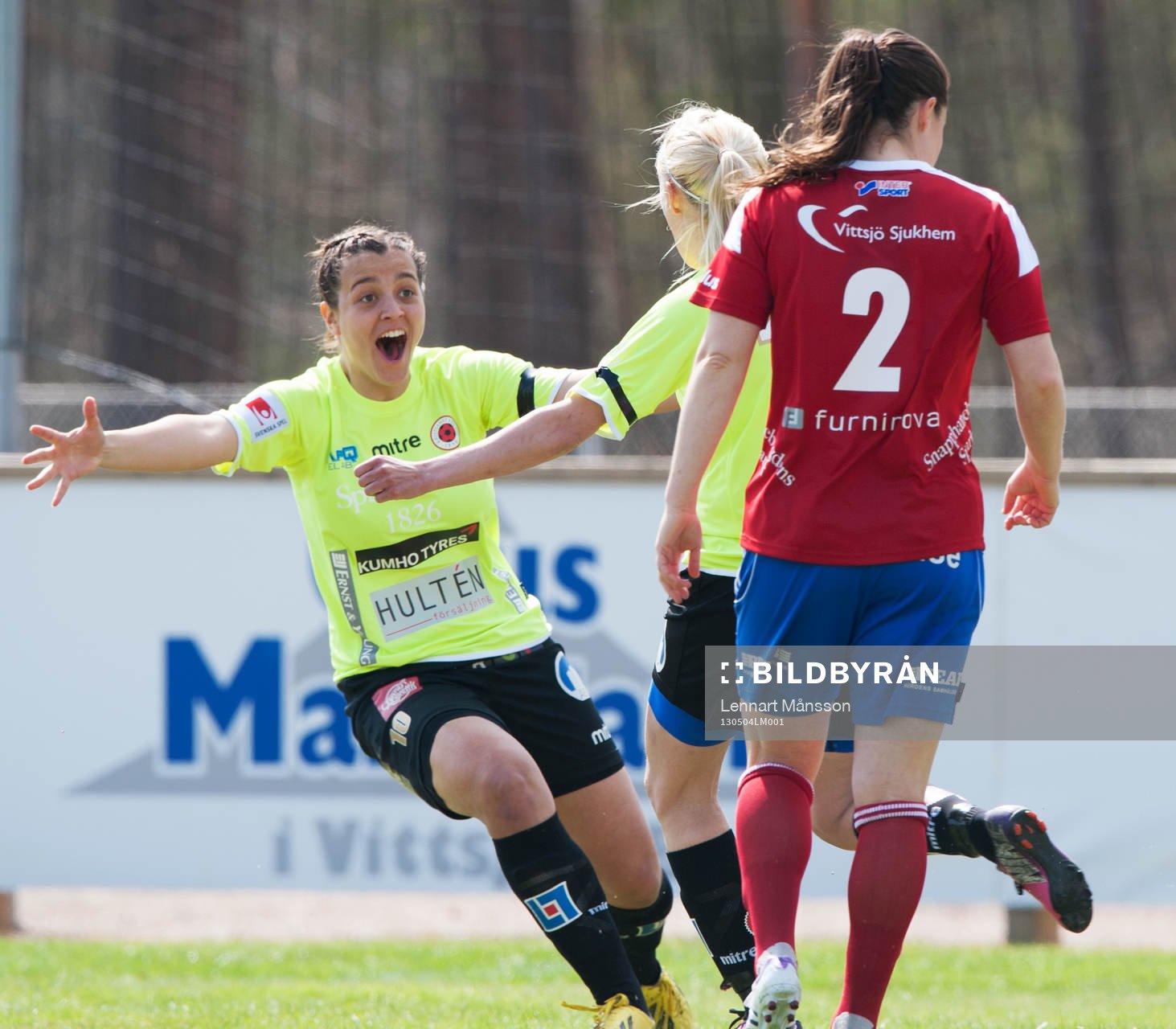 0-1 Josefine Öqvist. Kristianstad, som grattas av Marija