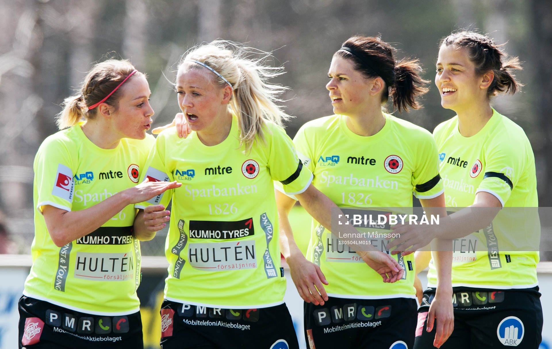 Fotboll, damallsvenskan, Vittsjö - Kristianstad: 0-1 Josefine Öqvist, Kristianstad, grattas av Sif Atladottir