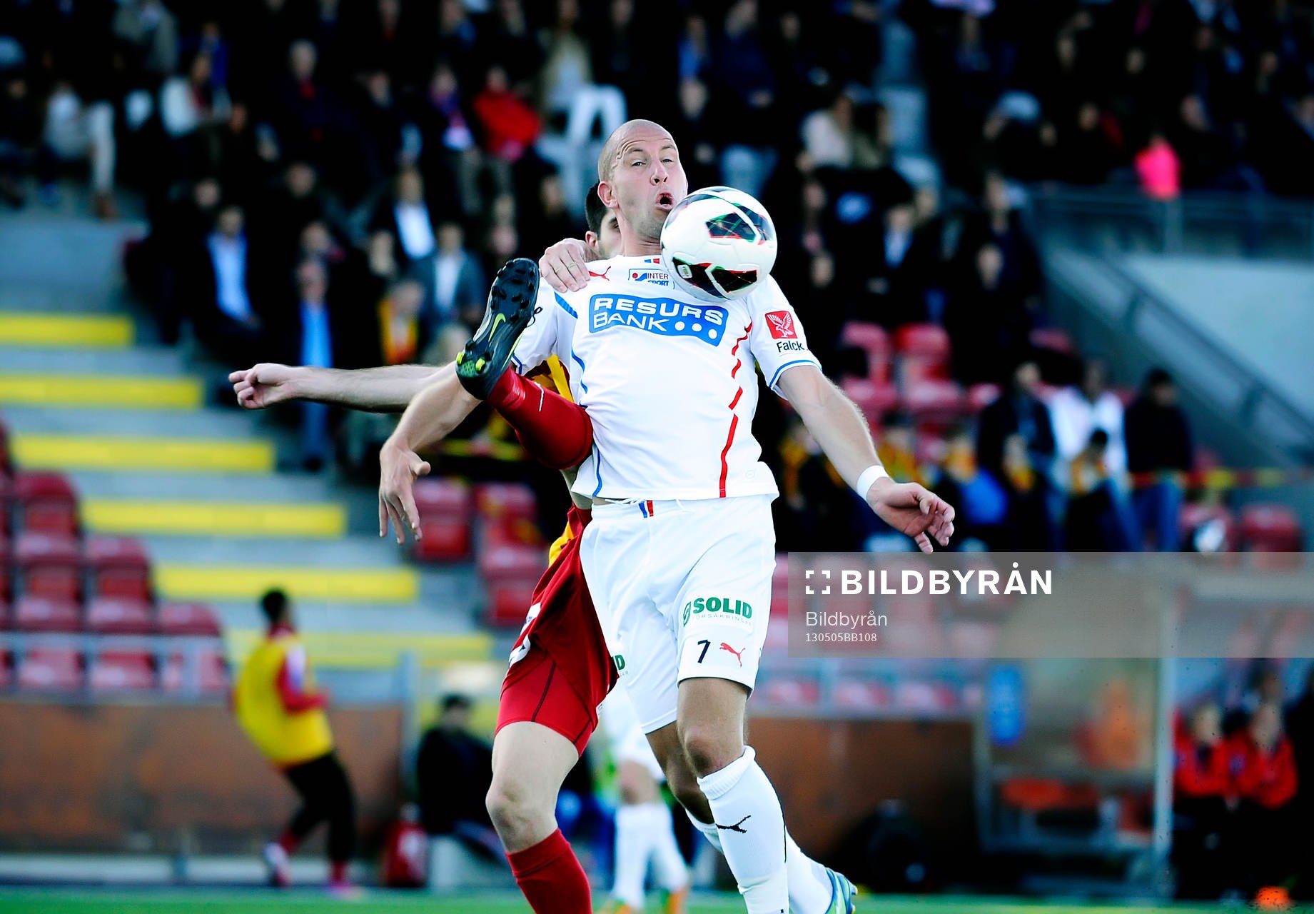 Syrianska nr 16 Rabi Elia försöker stoppa Helsingborgs nr