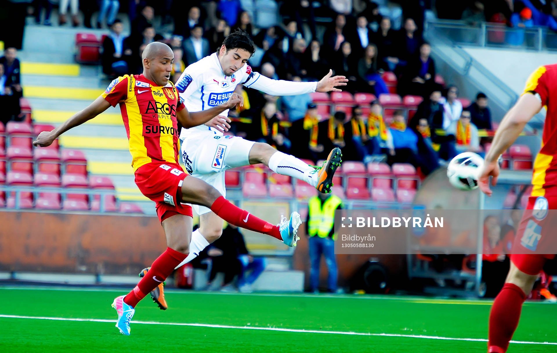 Helsingborgs nr 20 Alejandro Bedoya och Syrianska nr 4