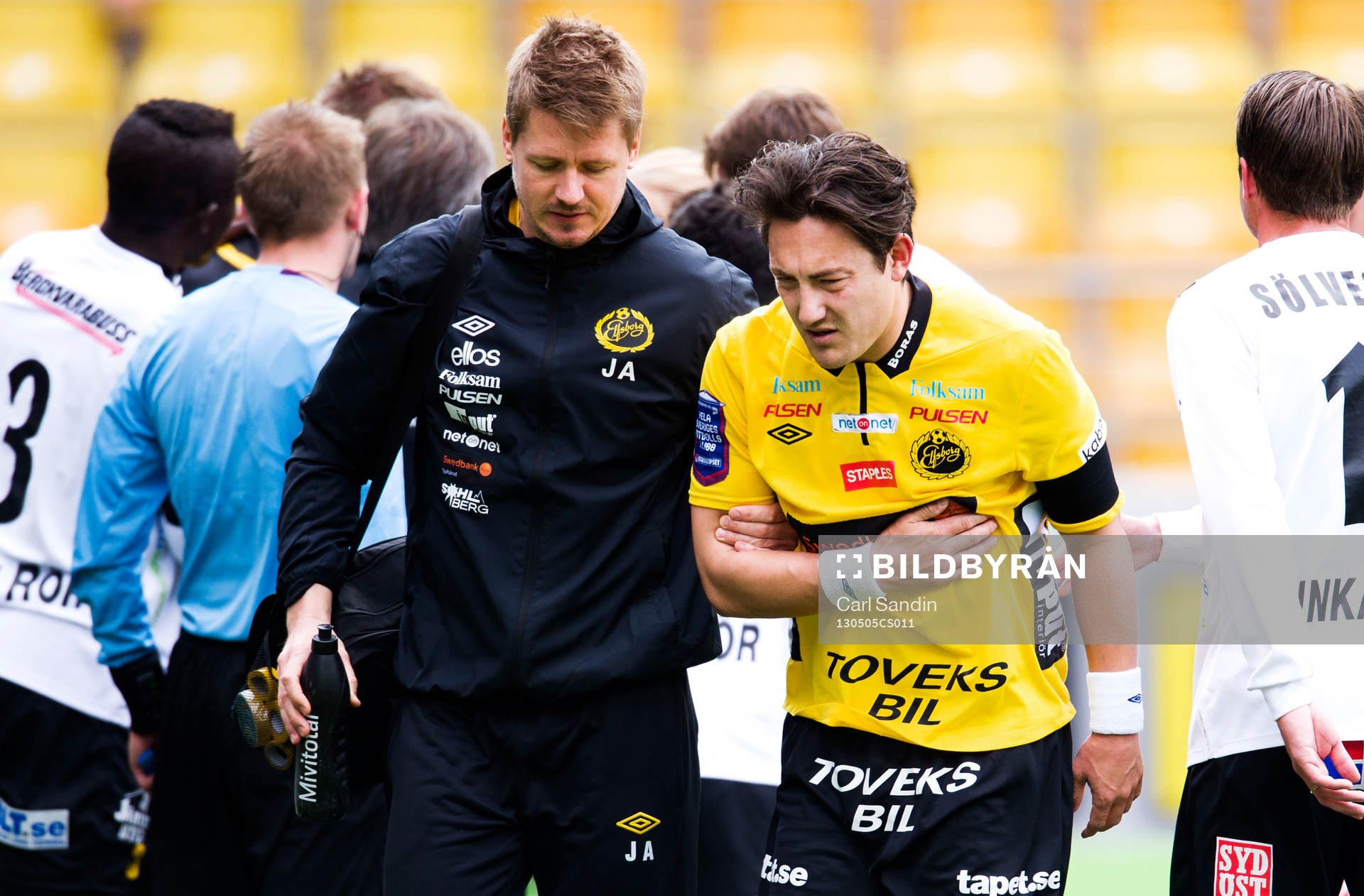 Stefan Ishizaki, Elfsborg, hjälps av planen