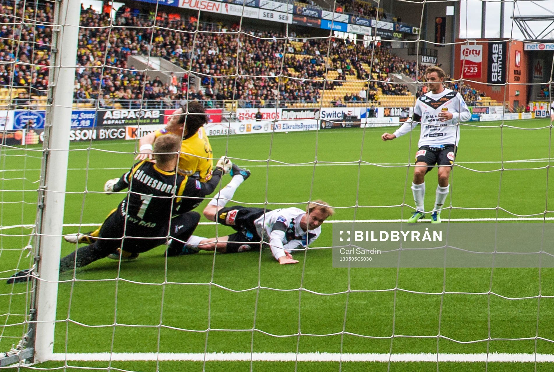 Stefan Ishizaki, Elfsborg, krockar med Mattias Asper,