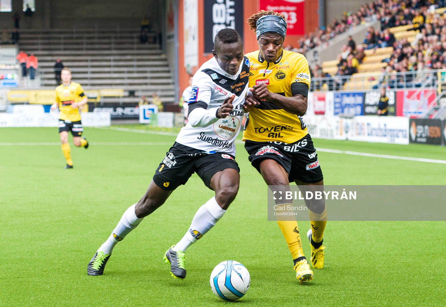 Närkamp mellan Gbenga Arokoyo, Mjällby, och Mohamed