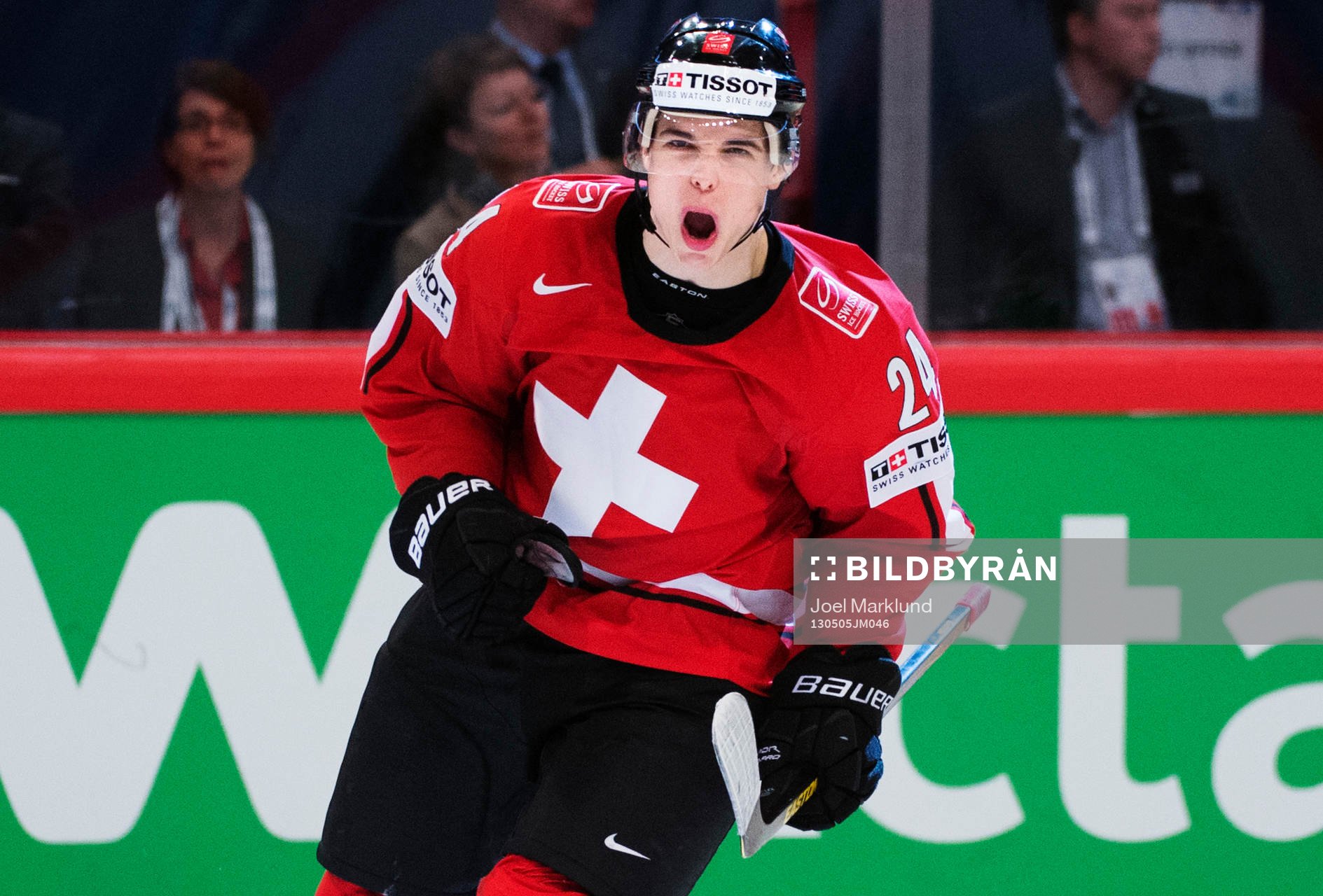 Schweiz Reto Suri jublar