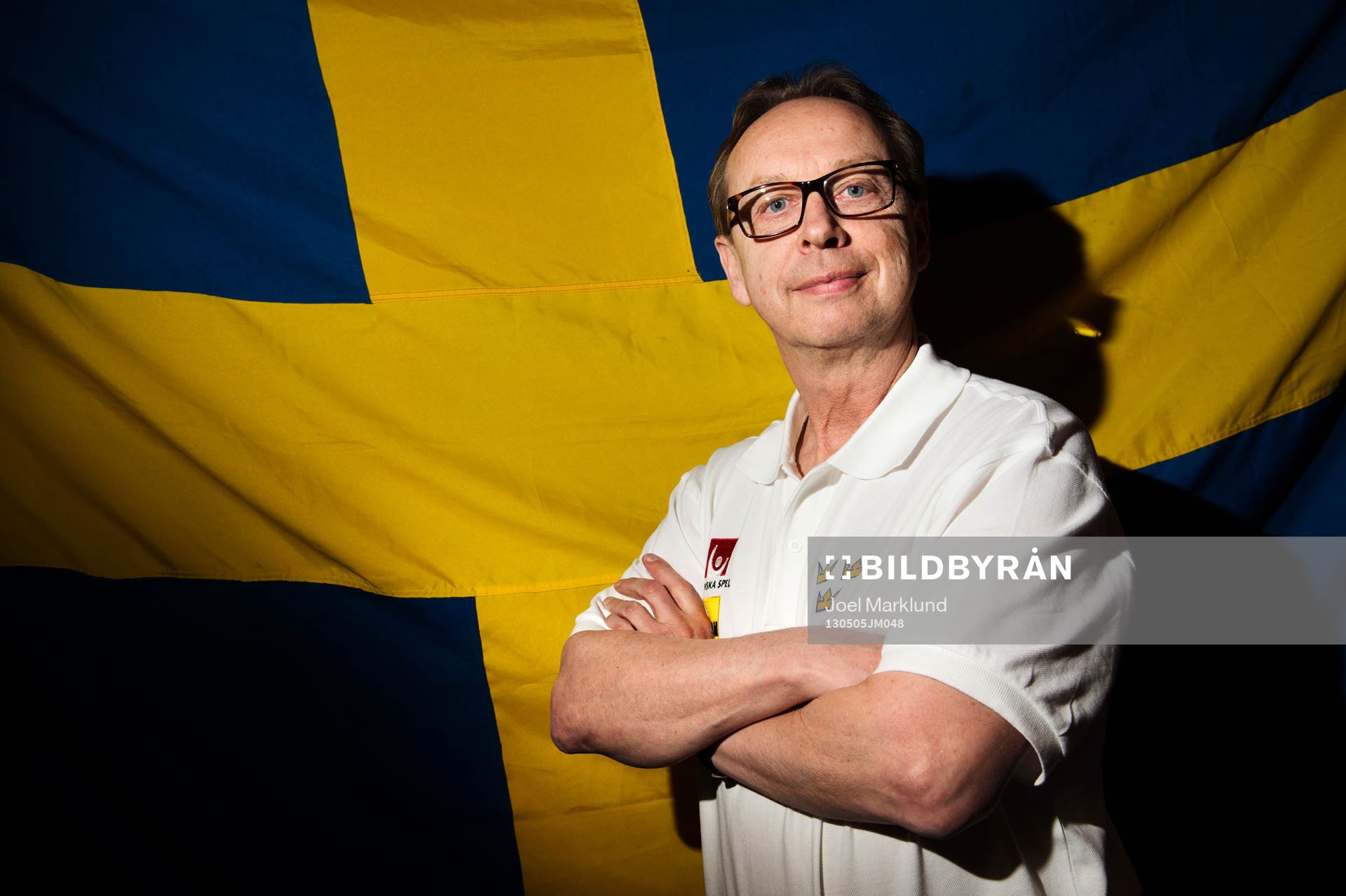 Förbundskapten Pär Mårts poserar framför en svensk