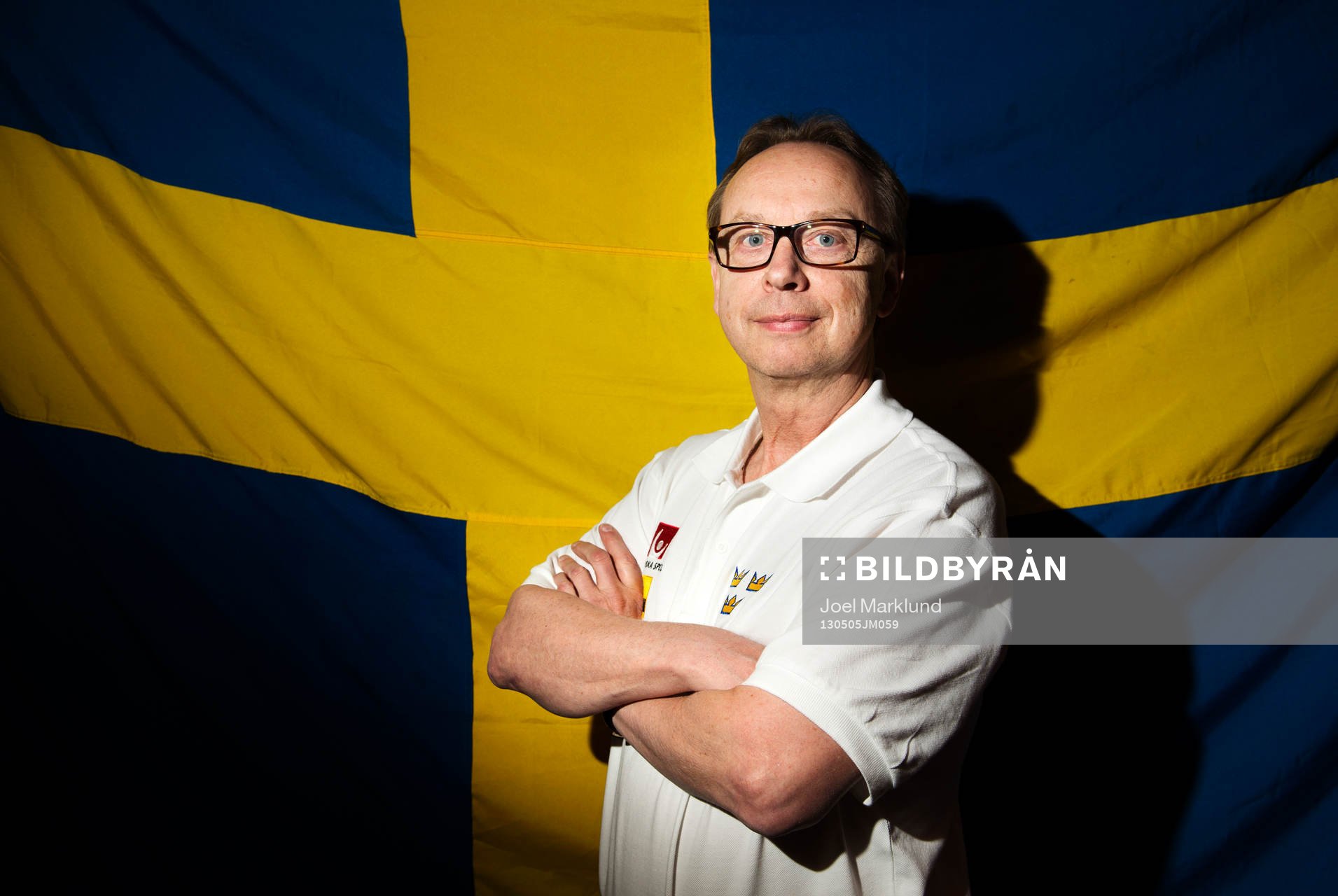 Förbundskapten Pär Mårts poserar framför en svensk