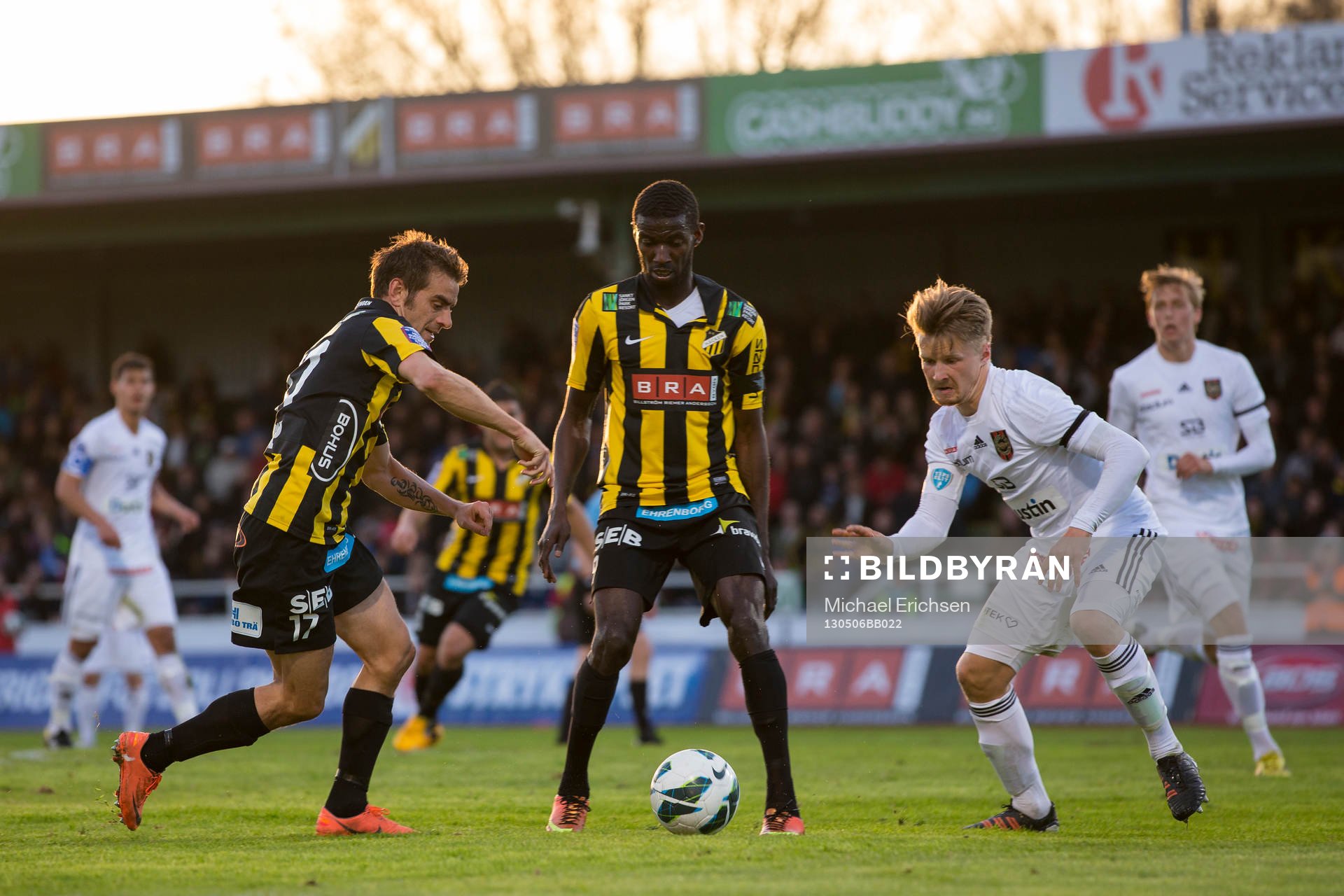 Björn Anklev, Häcken mot Jacob Une Larsson, Brommapojkarna