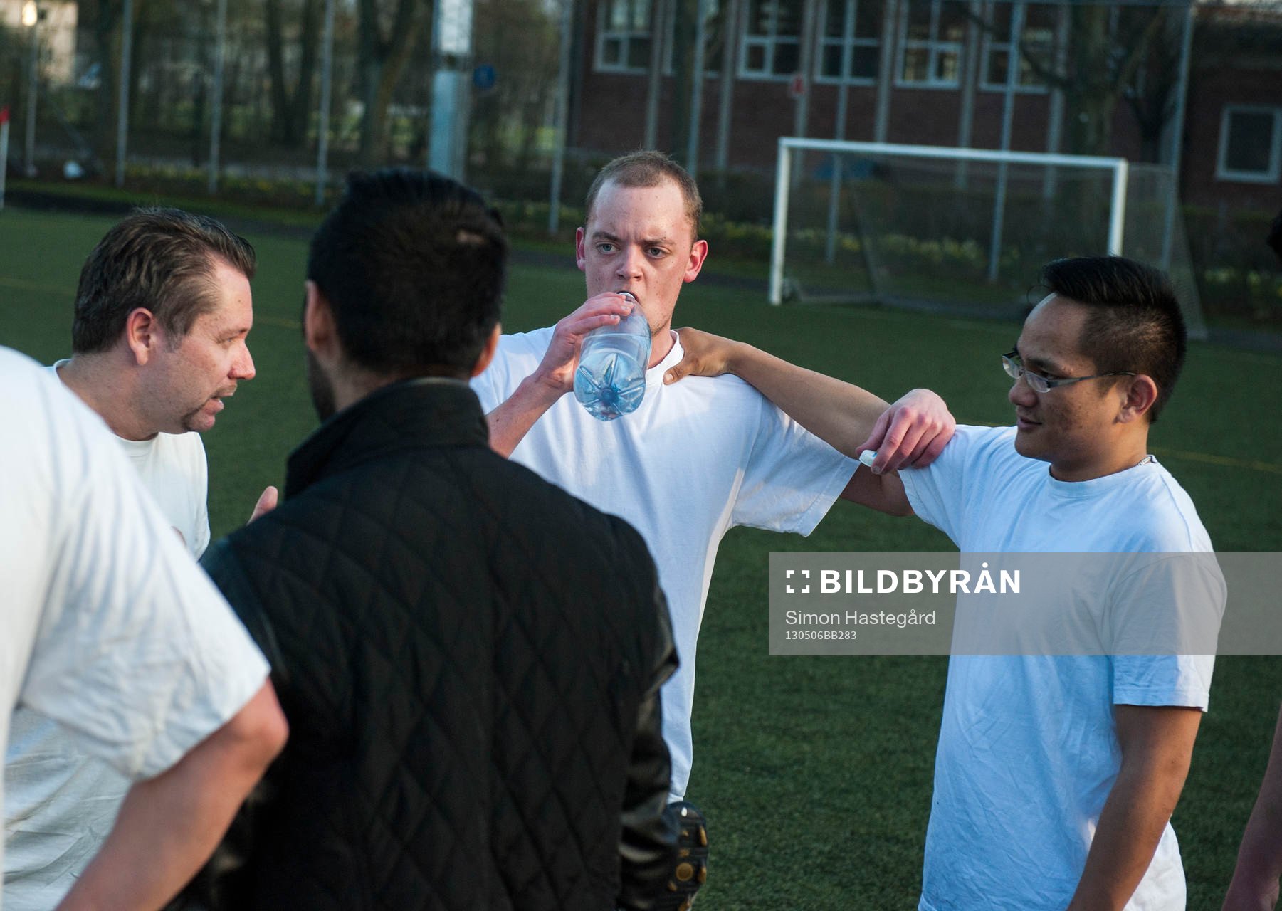 Fotboll, Korpen Malmö: En spelare i korplaget Handikappbadets FC dricker vatten i halvlek.