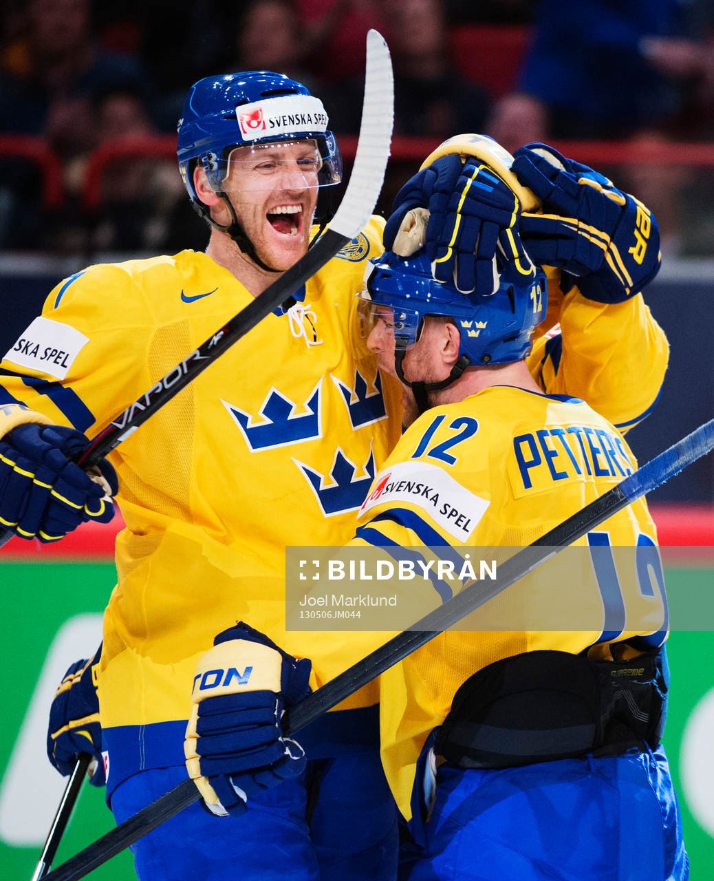 Sveriges Henrik Tallinder och Fredrik Pettersson jublar