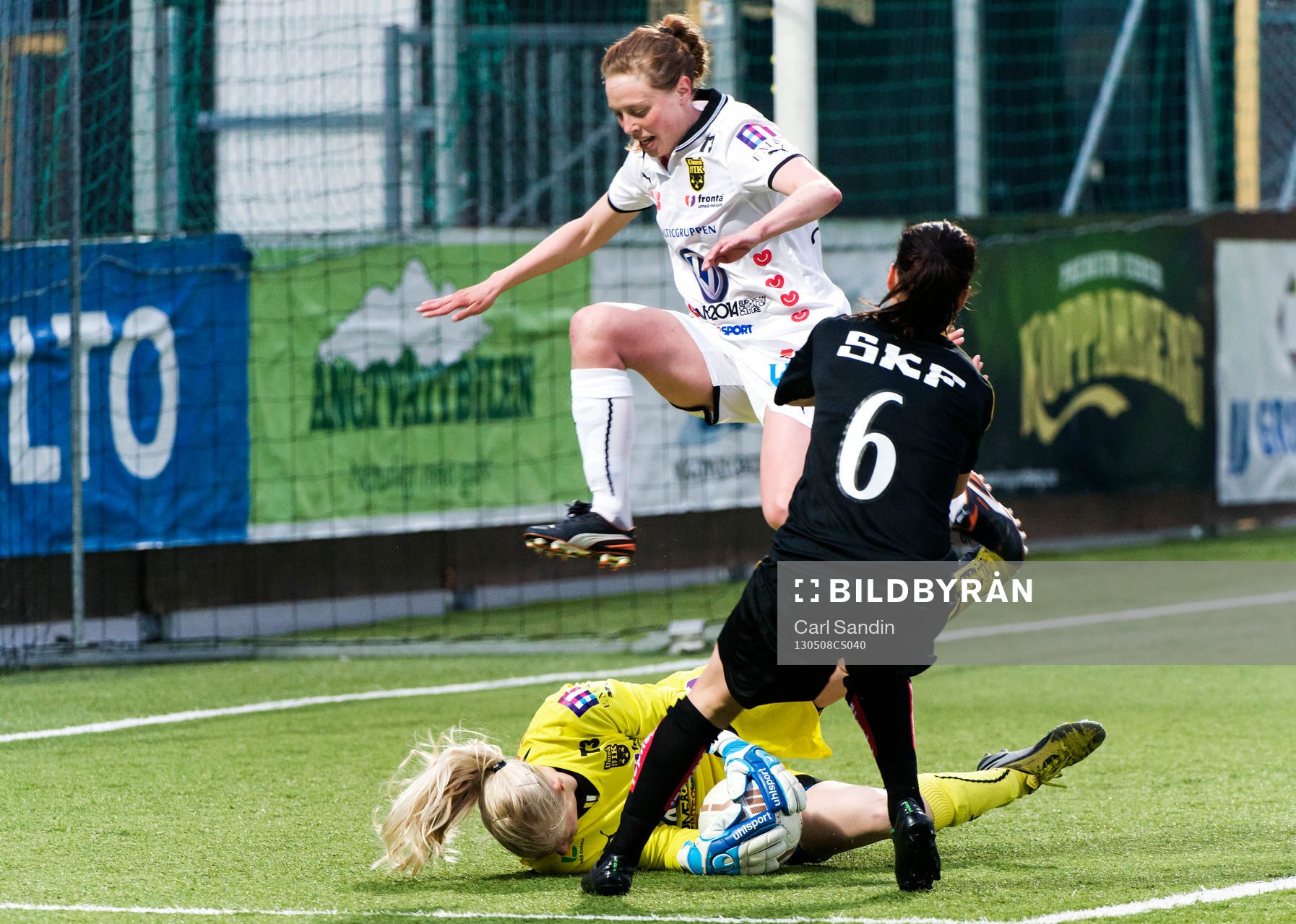 Alexandra Nilsson, Umeå, hoppar över Malin Reuterwall,