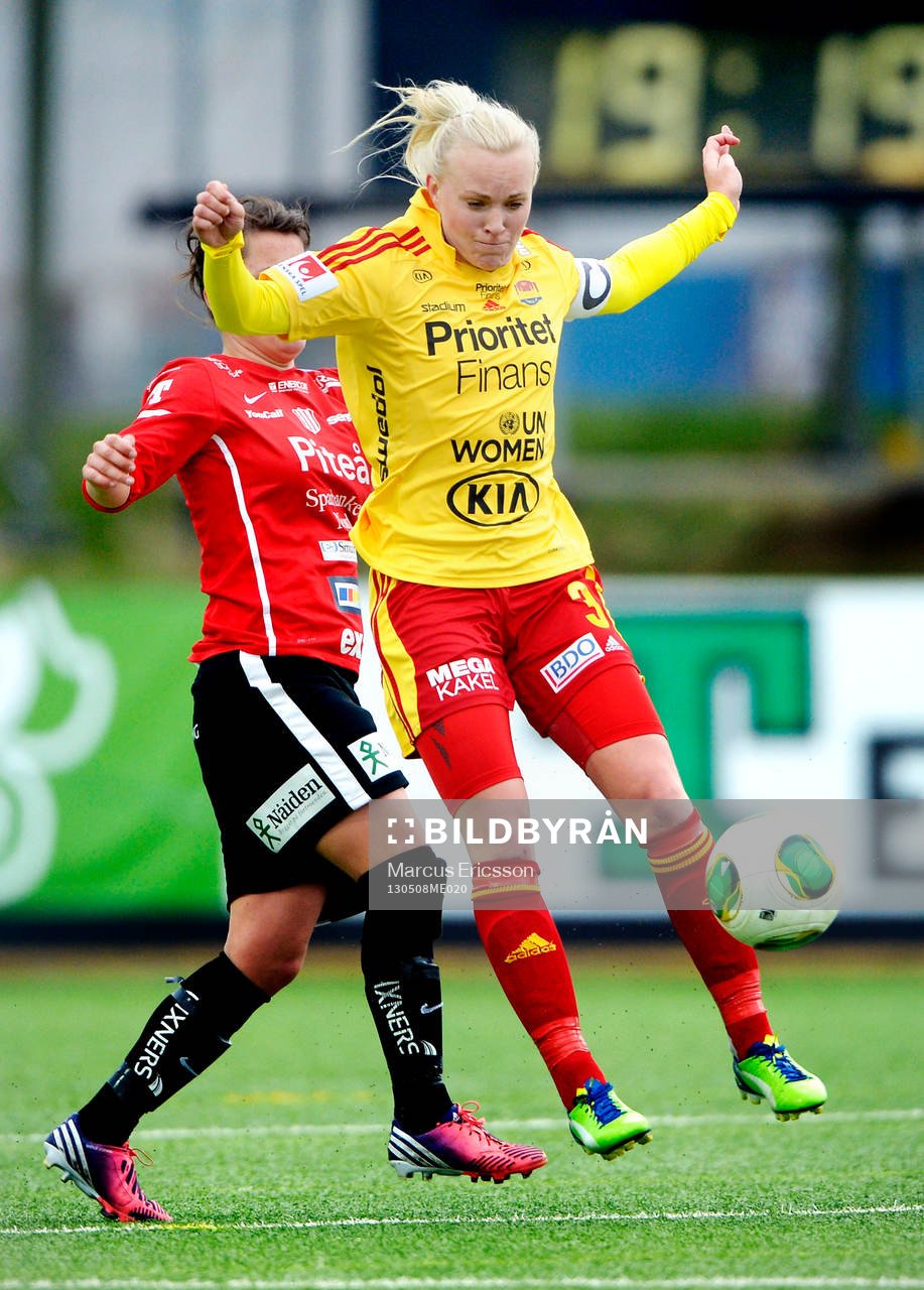 Fotboll, Damallsvenskan, Tyresö - Piteå: Victoria Forsmark, Piteå, Johanna Frisk, Tyresö. © Bildbyrån - 82444 - 