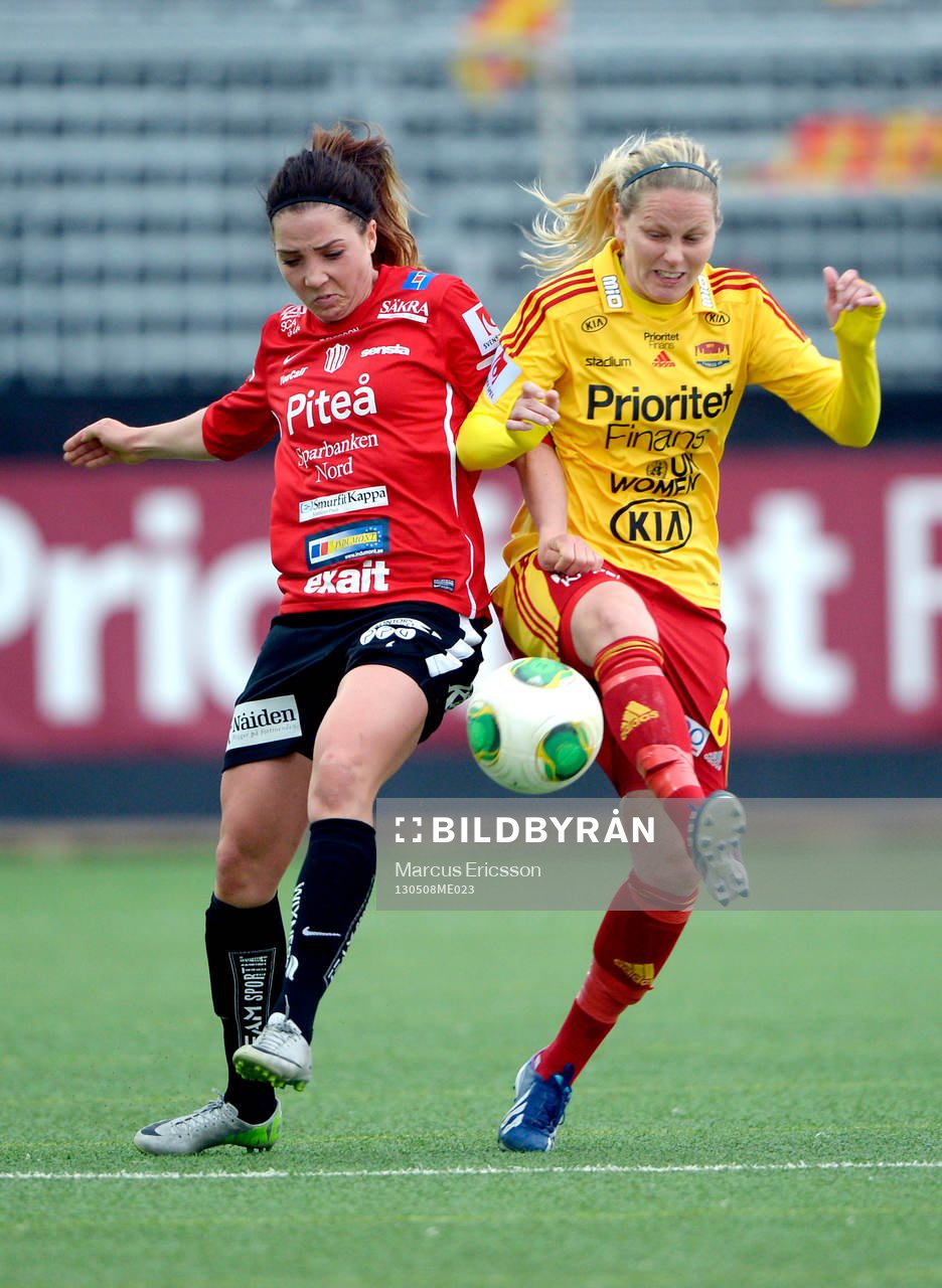 Fotboll, Damallsvenskan, Tyresö - Piteå: Clara Markstedt, Piteå och Lisa Dahlqvist, Tyresö. © Bildbyrån - 82444 - 