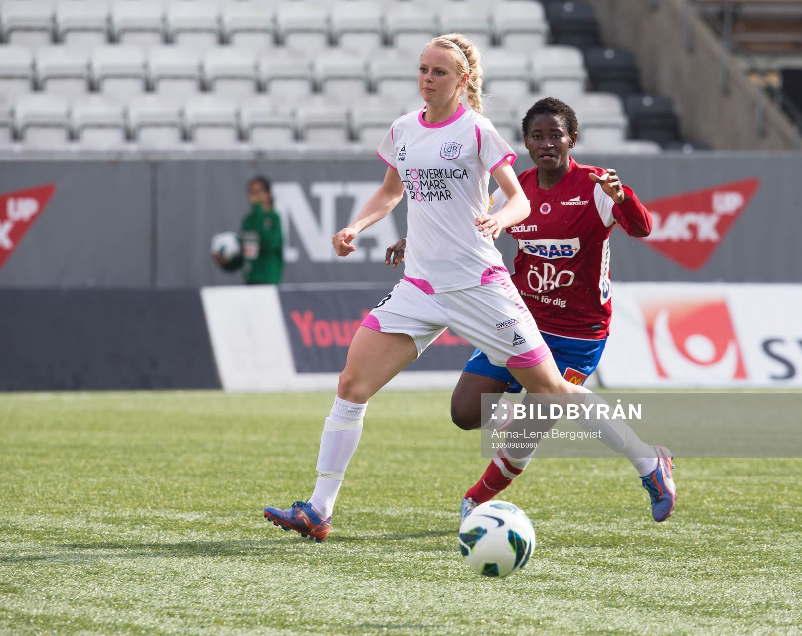 Amanda Ilestedt FC Malmö och Sarah Michael KIF Örebro