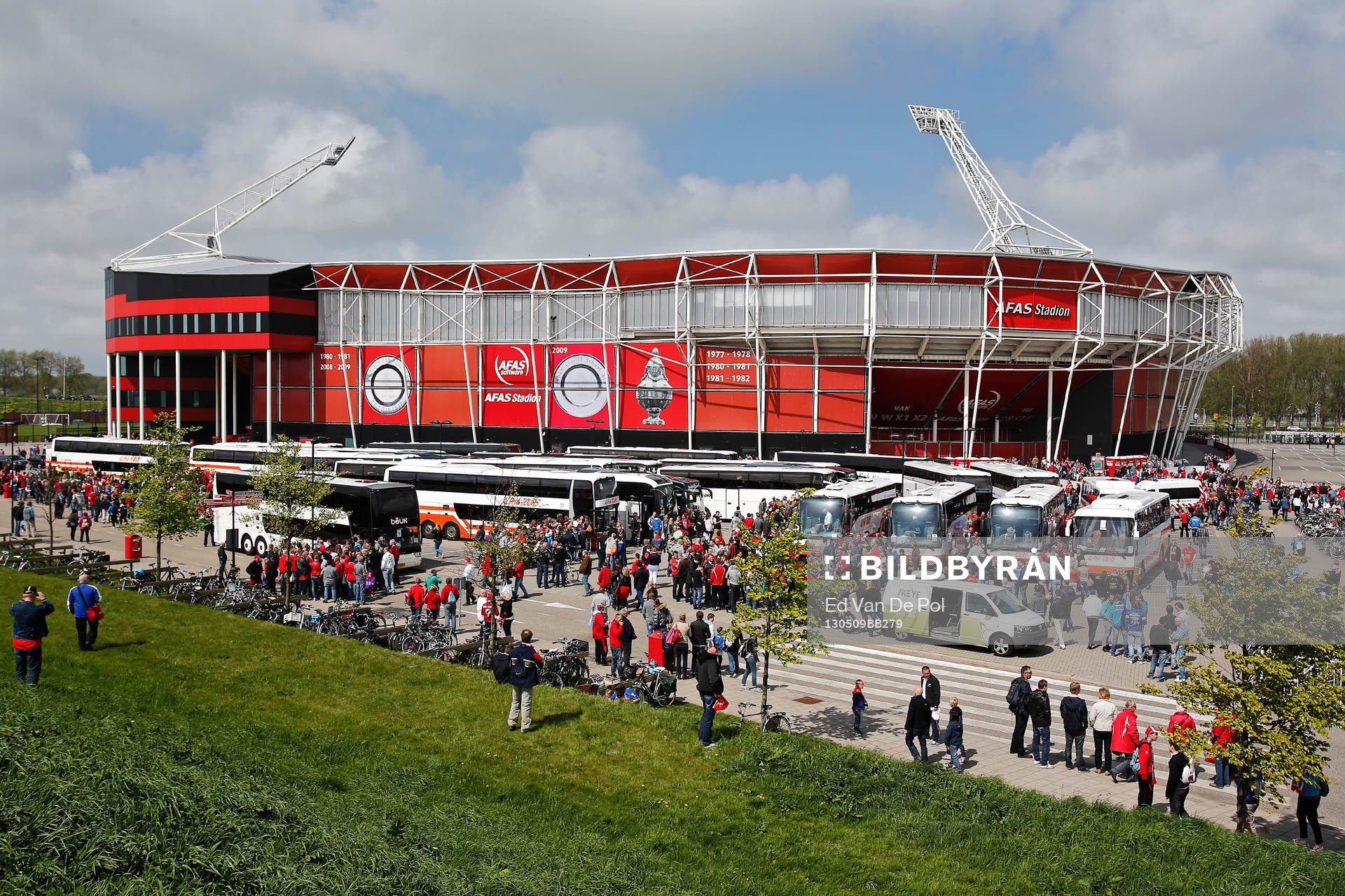  Rotterdam - 09-05-2013, voetbal, finale KNVB Beker, afas stadion, vertrek supporters.
