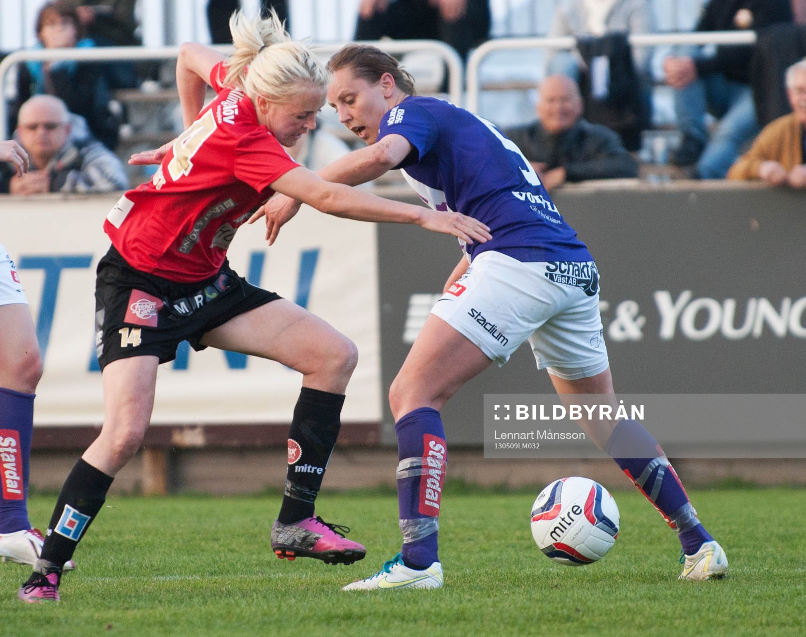 Josefine Öqvist, Kristianstad dribblar Emma Wilhelmsson,