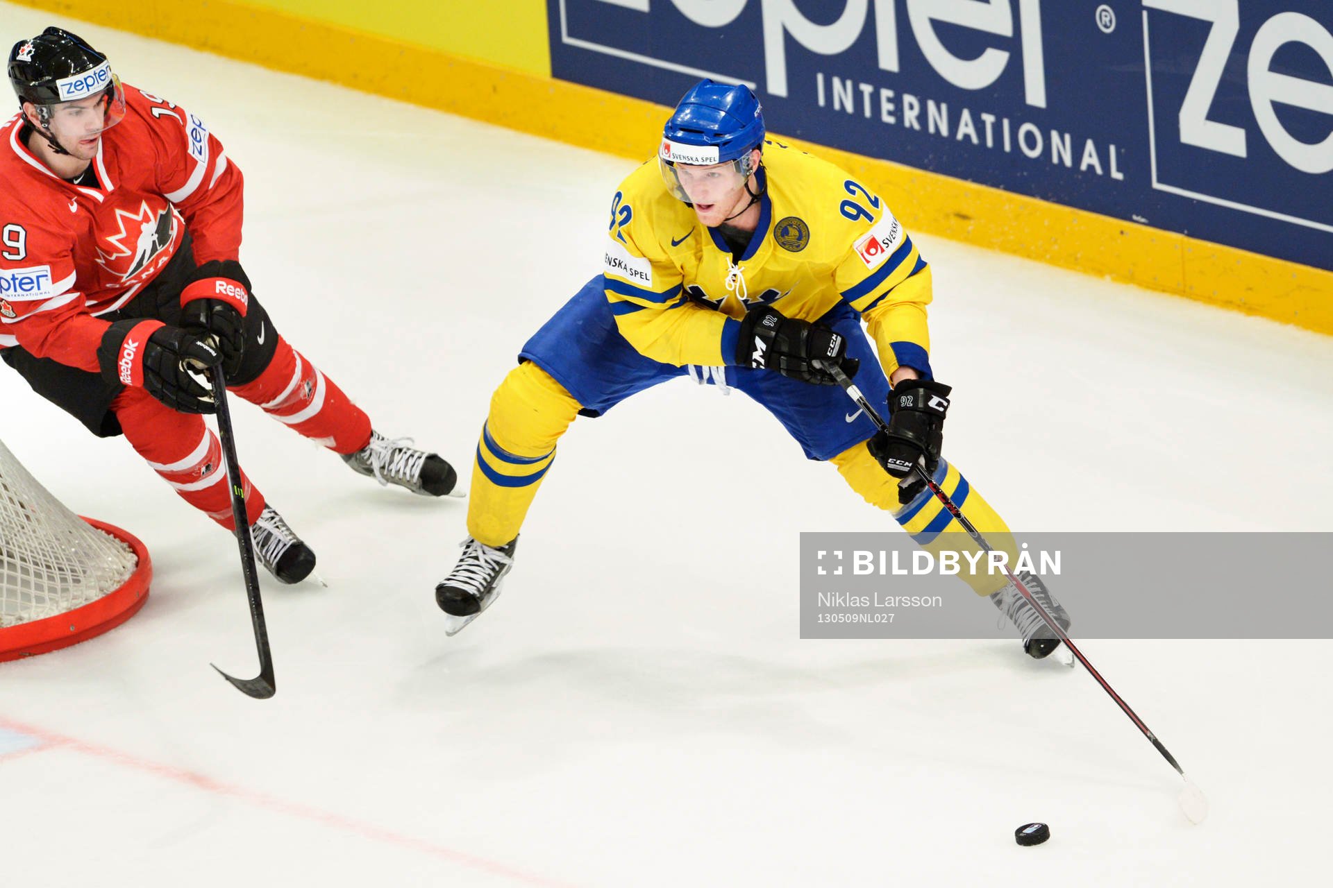 Gabriel Landeskog, Sverige jagas av Justin Schultz, Kanada