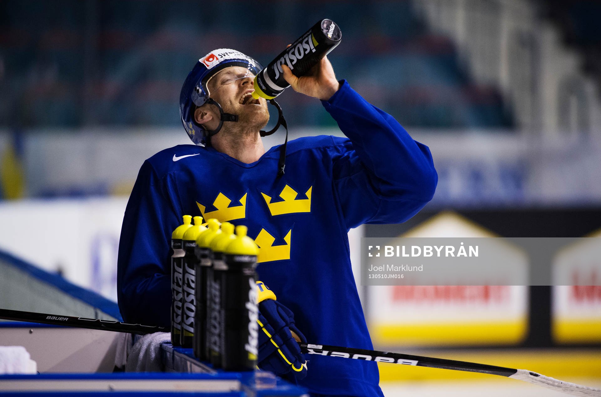 Henrik Tallinder dricker sportdryck