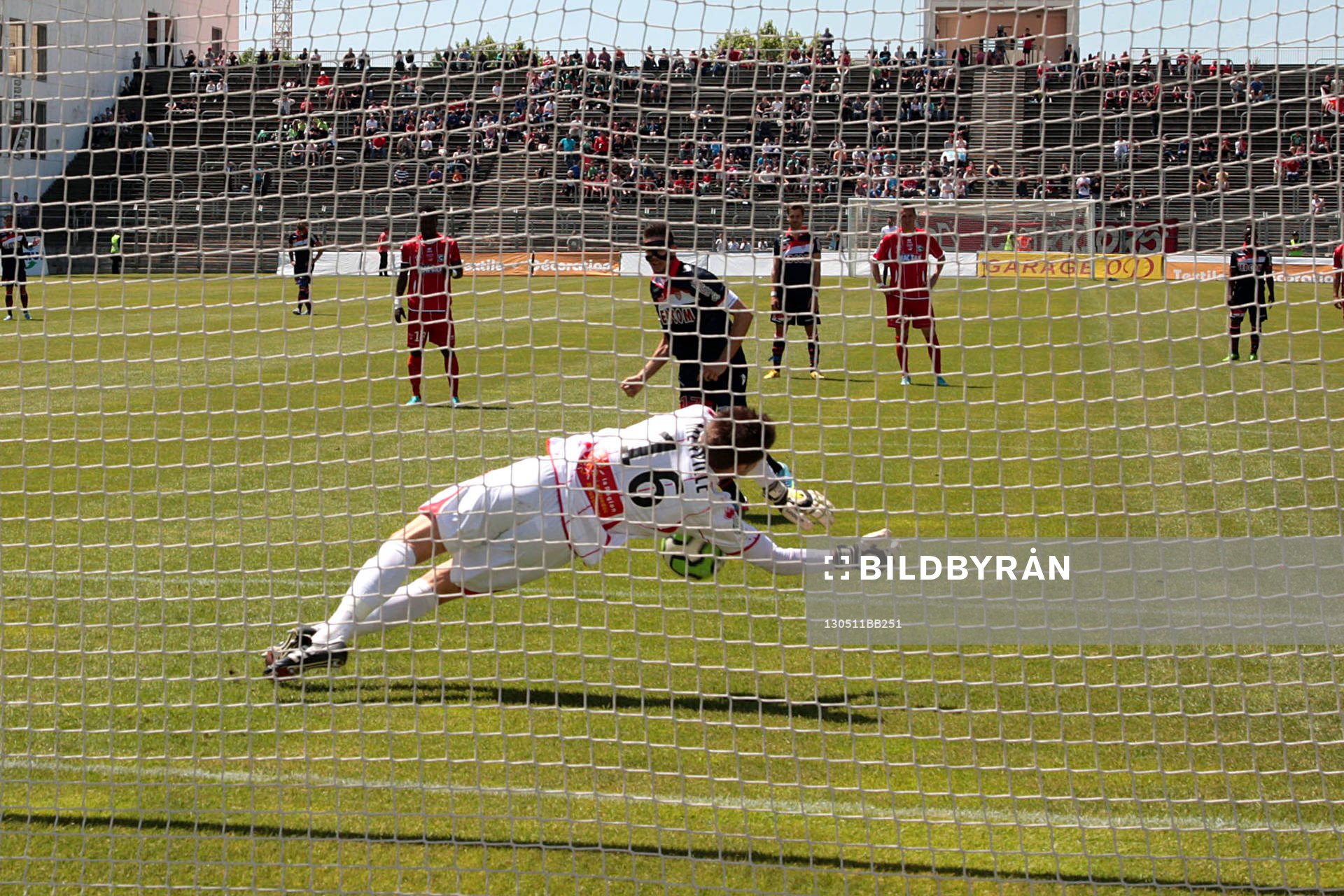 Penalty manque Yannick FERREIRA CARRASCO - 11.05.2013 -
