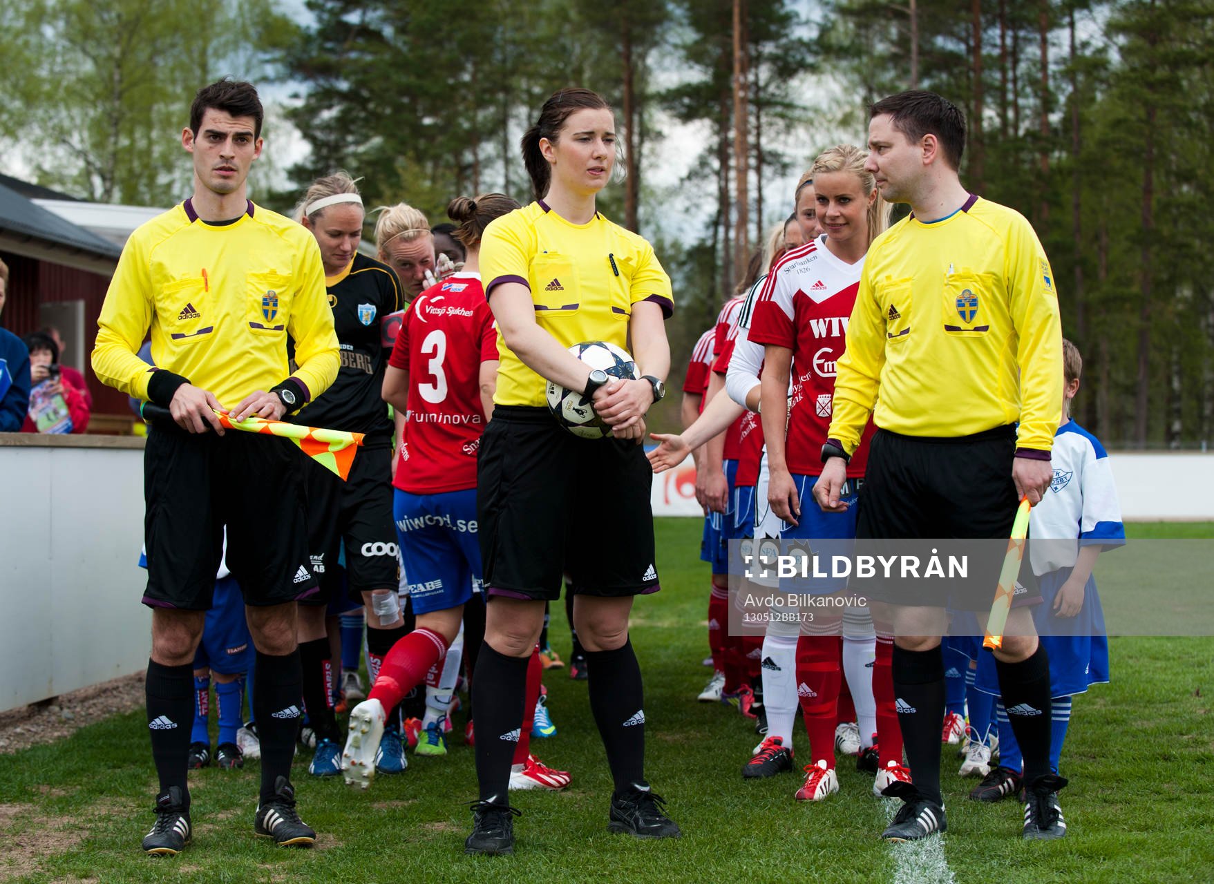 Fotboll, Dam, Damallsvenskan, Vittsjö - Kopparbergs/Göteborg: Domare Malin Johansson, assisterande domare Leif Porsebäck och assisterande Jovan Bjelajac