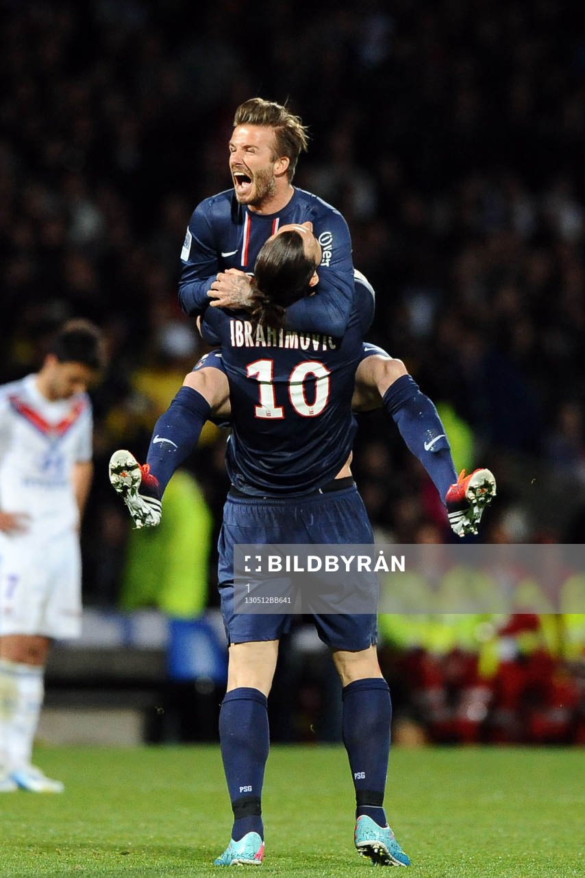 David Beckham kramar om Zlatan Ibrahimovic när Paris Saint