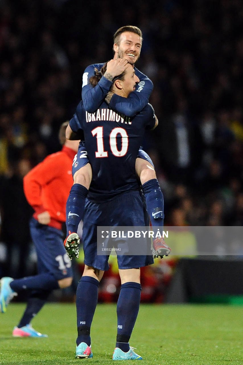 David Beckham kramar om Zlatan Ibrahimovic när Paris Saint